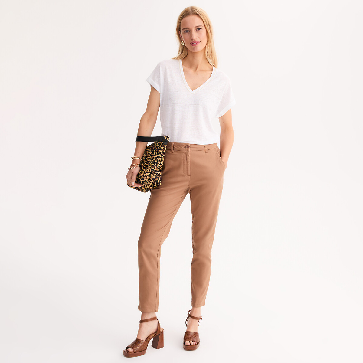 ANNE WEYBURN<br>Camiseta de linho com decote em V e mangas curtas
