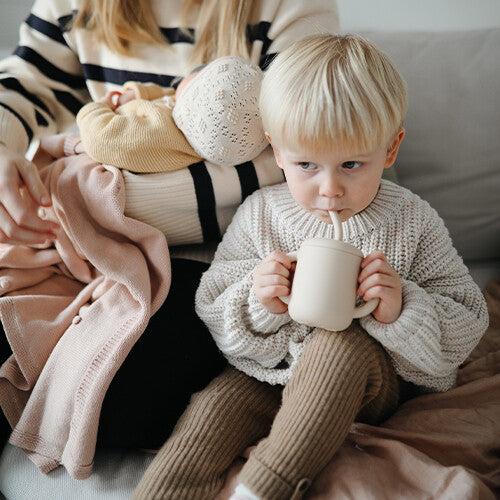 Mushie siliconen kinderbeker met rietje - shifting sand