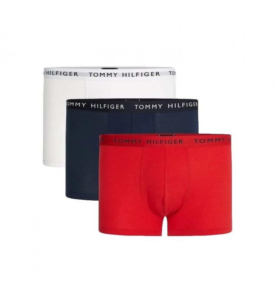Conjunto de 3 cuecas boxer Tommy Hilfiger Trunk Essentials com logo, nas cores azul-marinho, vermelha e branca.