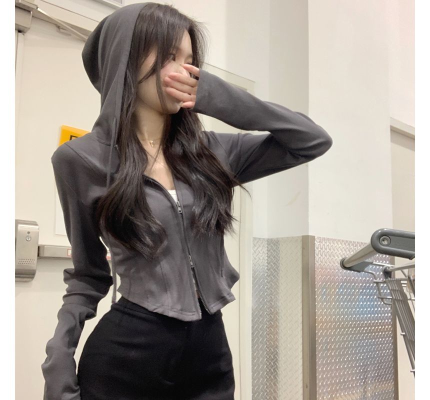 Asilah - Effen cropped hoodie met dubbele rits