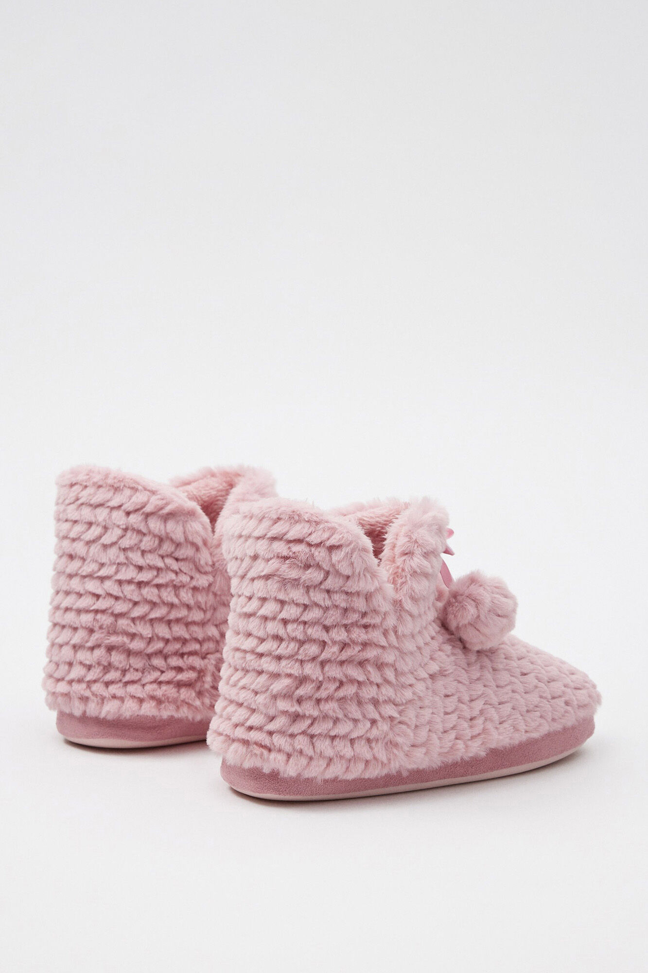 Botas de cano curto com franjas