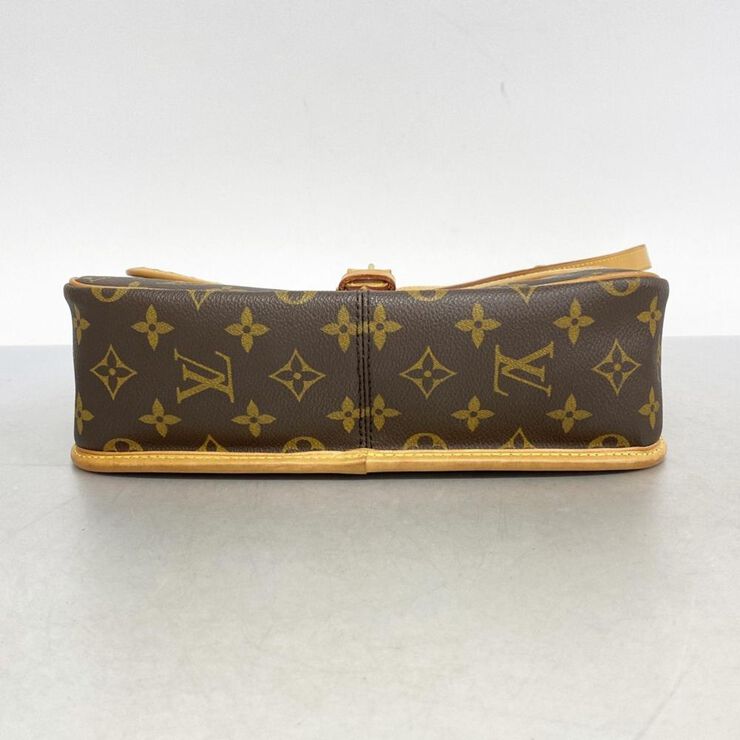 Louis Vuitton Vintage Louis Vuitton Sologne Brown
