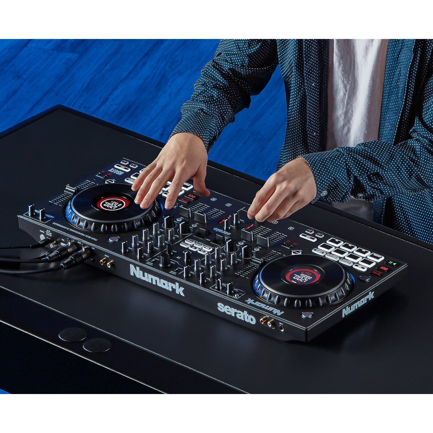 Numark NS4FX 4-kanaals DJ-controller