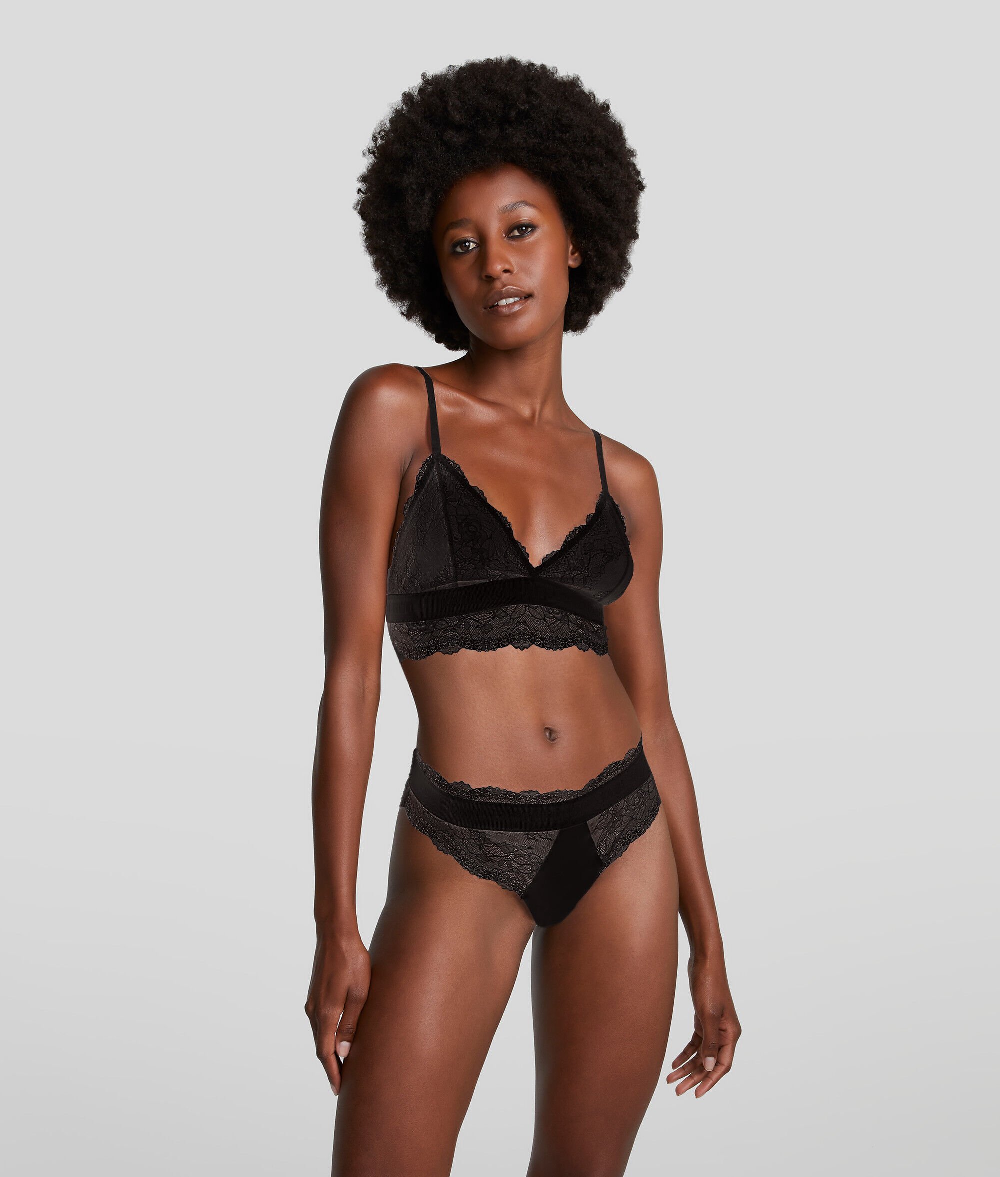 CULOTTES EN DENTELLE – LOT DE 2