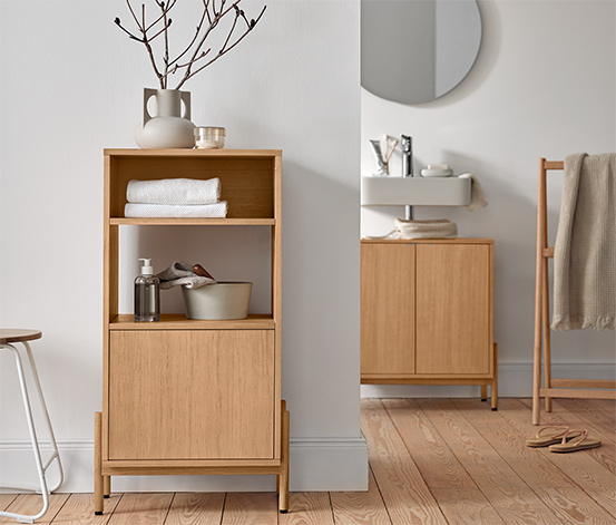 Badschrank mit Holzfurnier