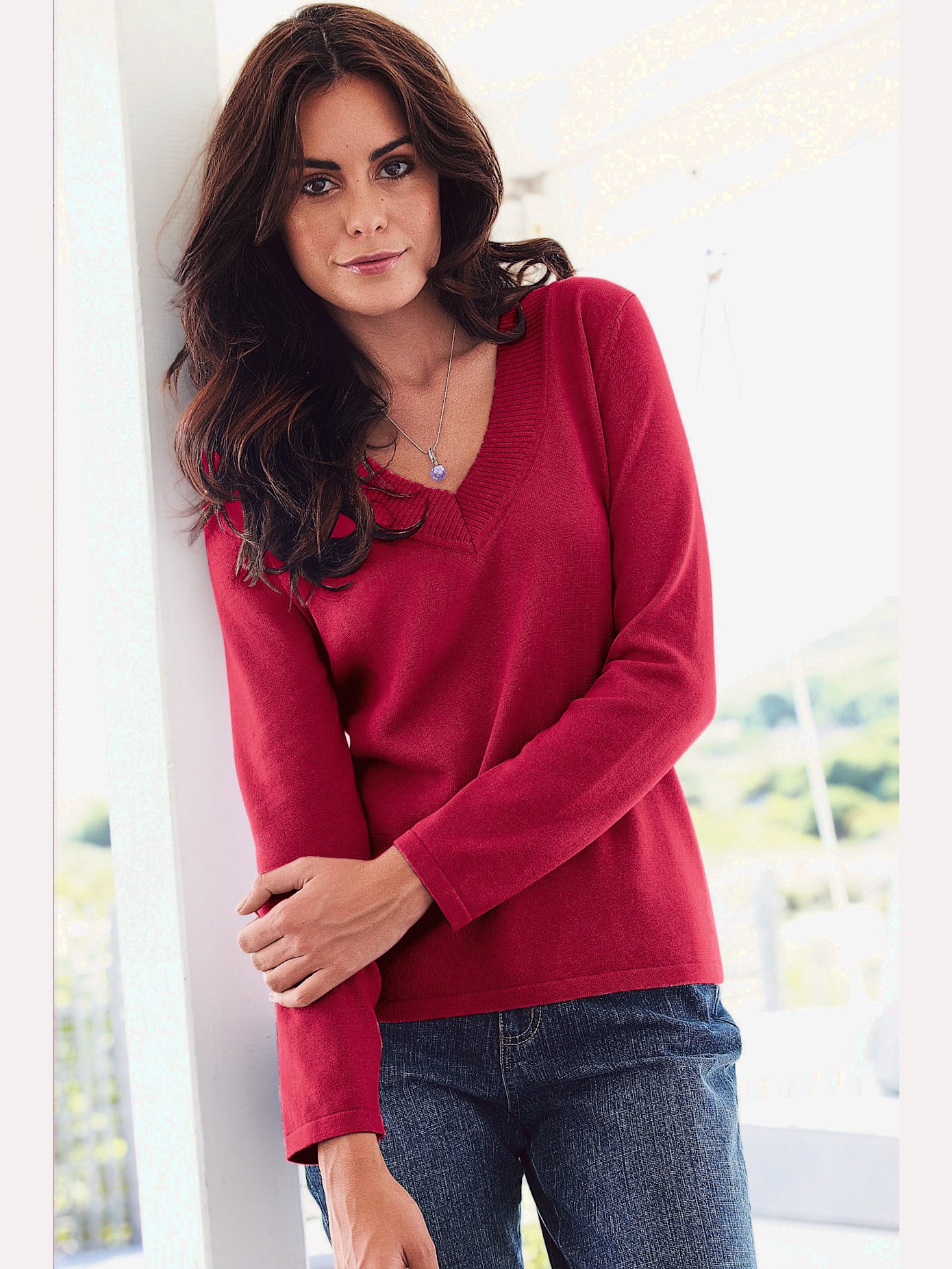 Joli pull basique à encolure en v