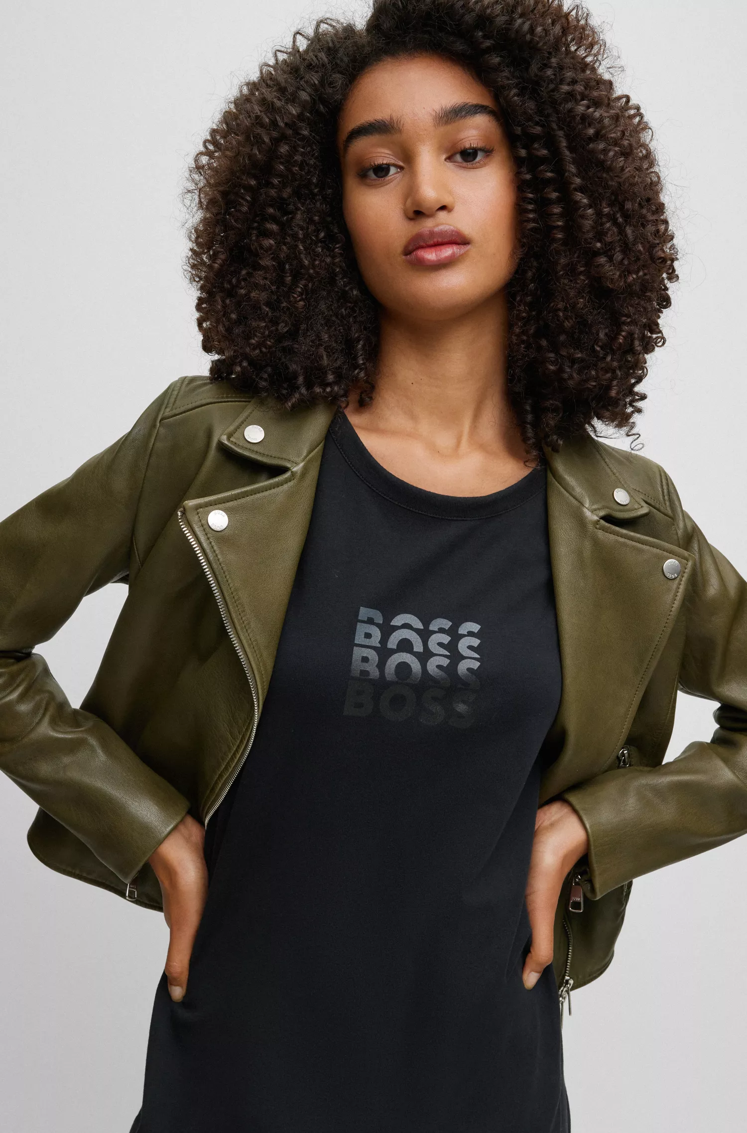 Vestido camiseta BOSS preto em malha de algodão com detalhe de logotipo