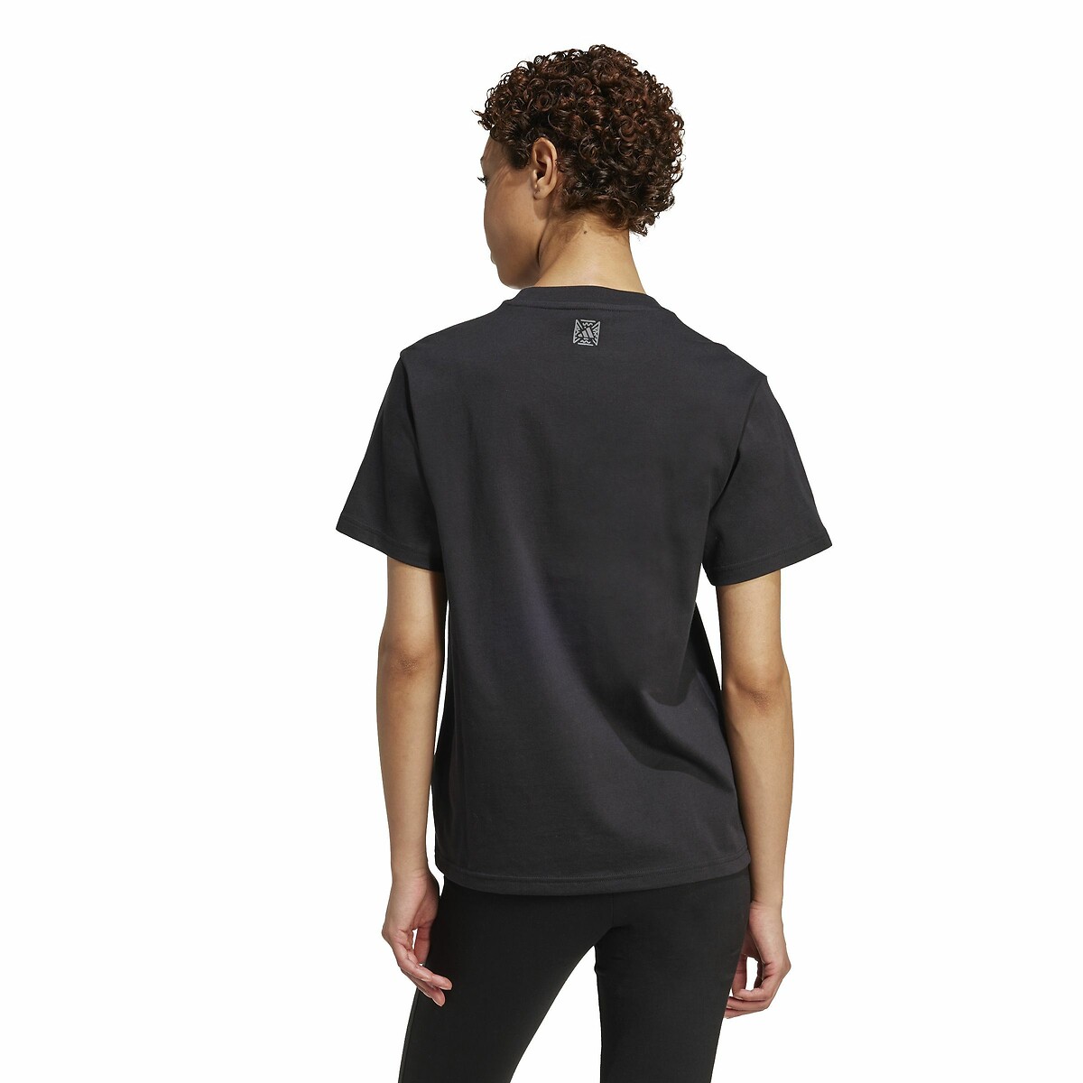 ADIDAS ROUPAS ESPORTIVAS<br>Camiseta com logo grande de leopardo