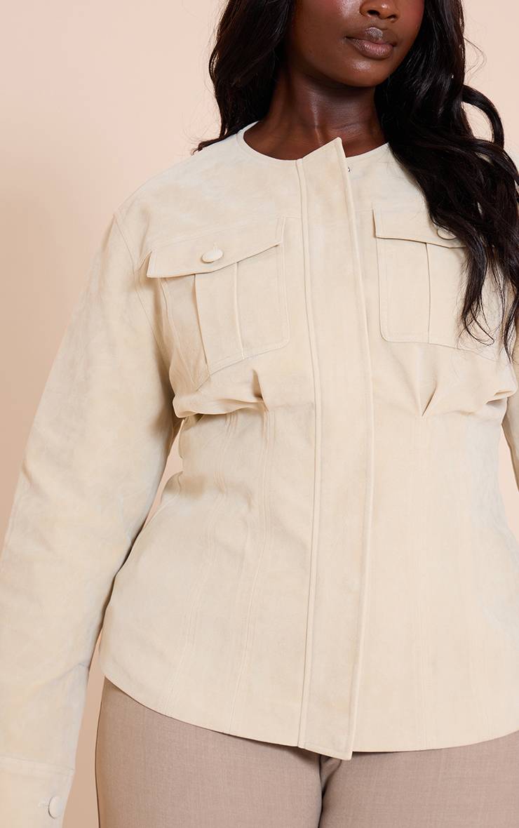 Ecru Veste Grande Taille En Synthétique Écru Avec Taille Cintrée Et Boutons Cachés