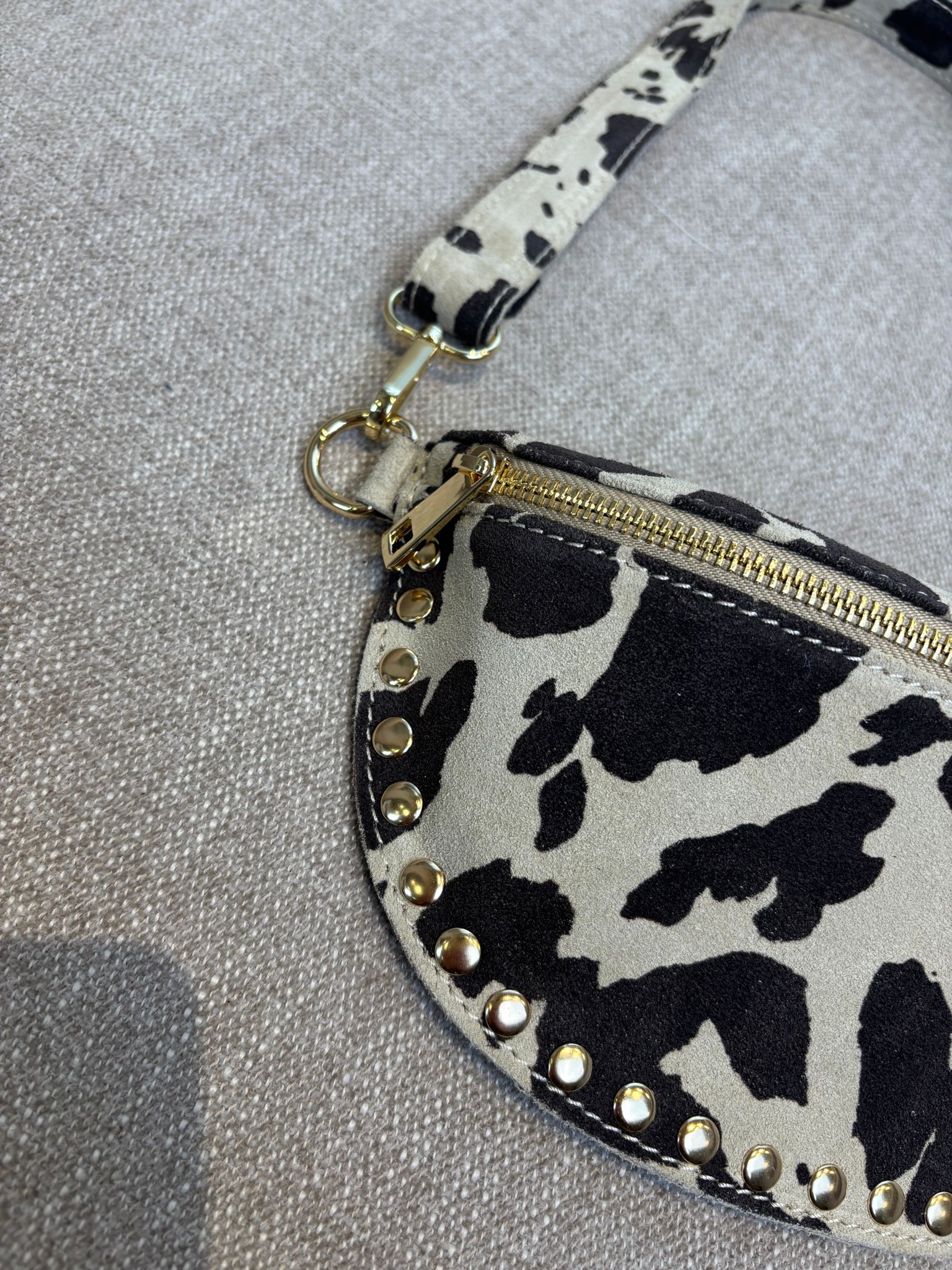 Debby Bumbag - Suede Cow