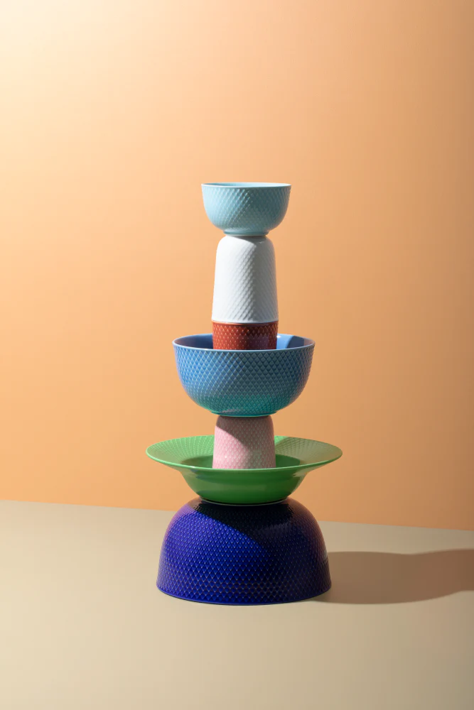 Lyngby Porcelæn  Rhombe Color serveringsskål, mørk blå - Ø: 22 cm.