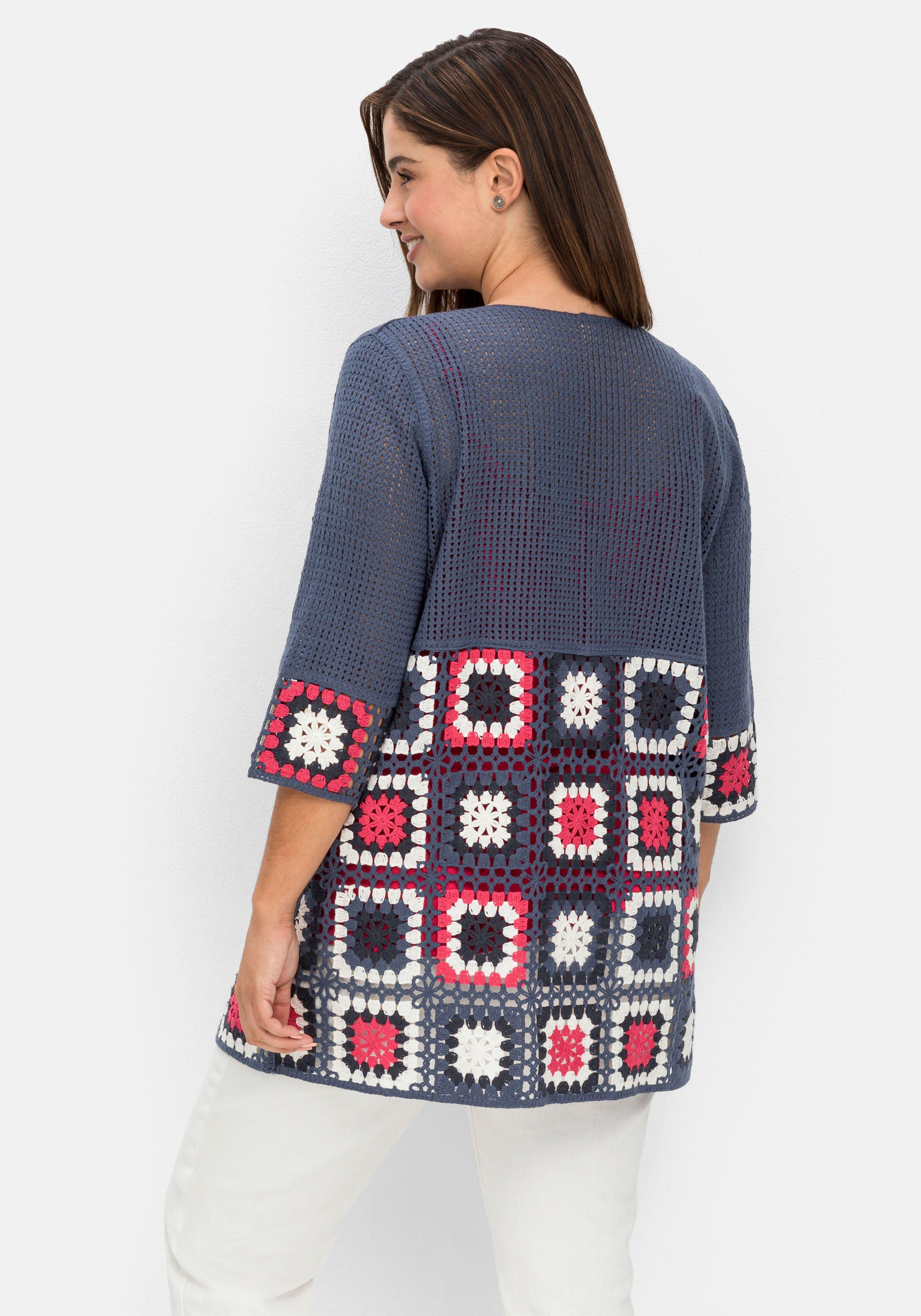 Longstrickjacke im Crochet-Häkelmuster