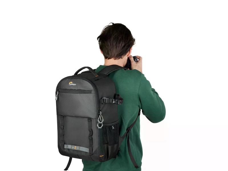 Lowepro Fotorucksack Adventura BP 300 III Schwarz Leichter und robuster Fotorucksack aus recycelten Materialien