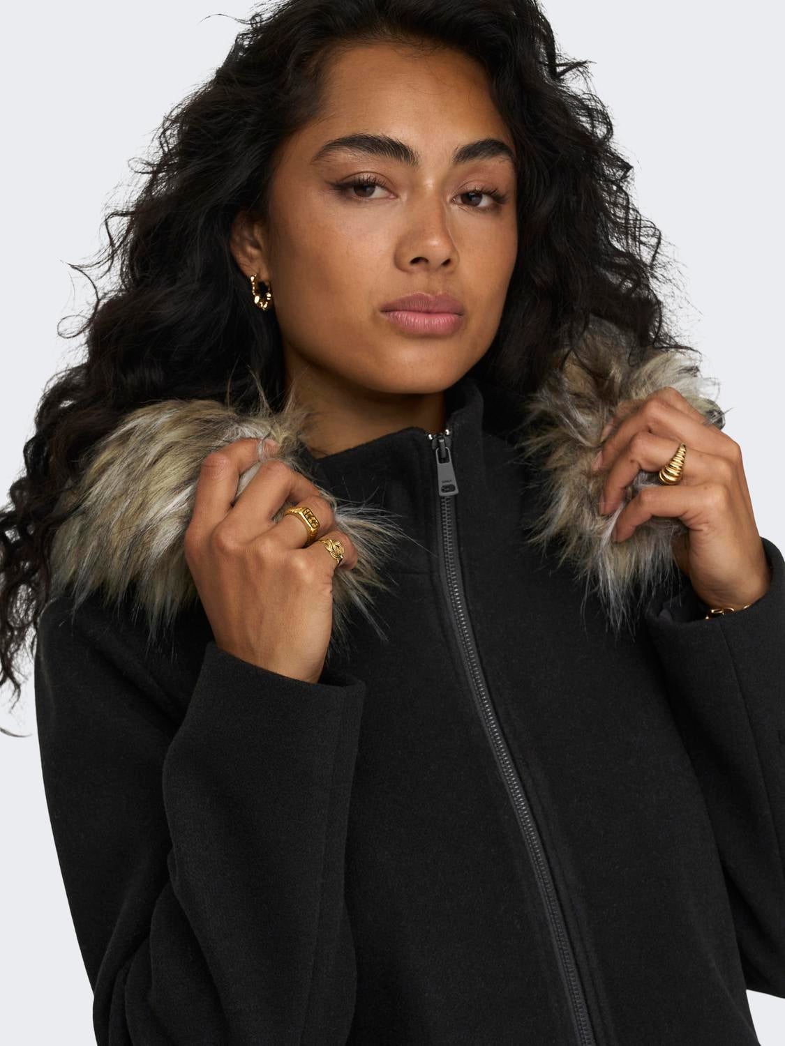 ONLNEWERICA Mantel Black