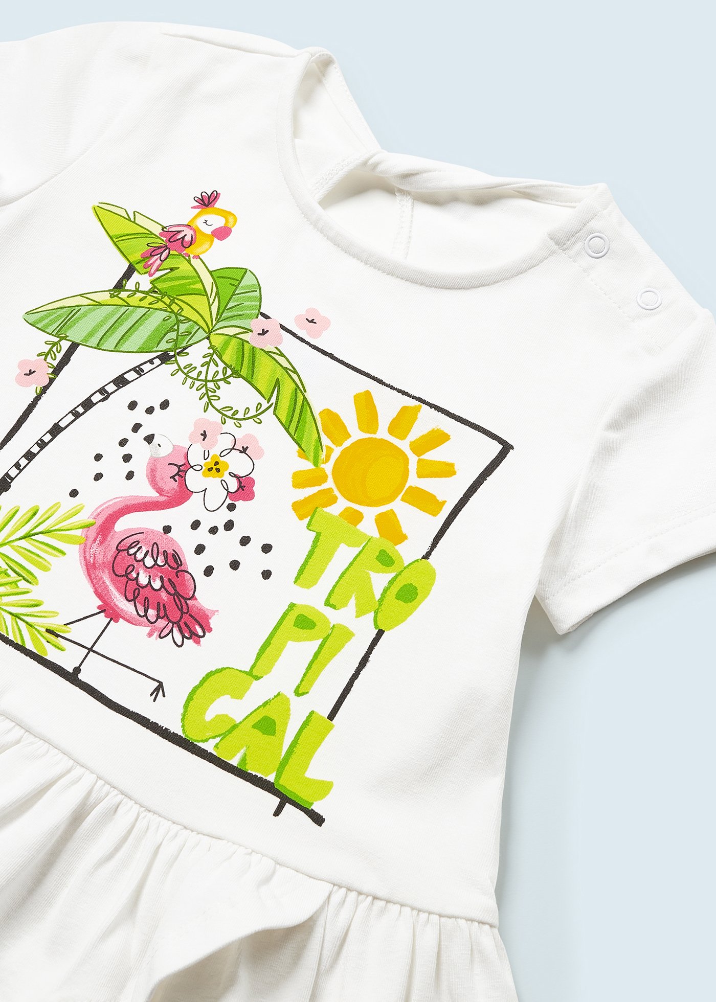 Conjunto de 2 peças com babado, confeccionado em algodão sustentável para bebê.