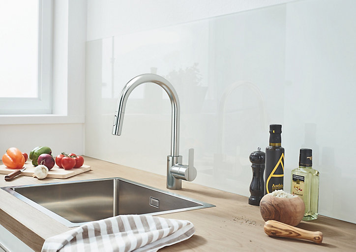 Mitigeur de cuisine avec douchette Feel Supersteel Grohe inox brossé Grohe