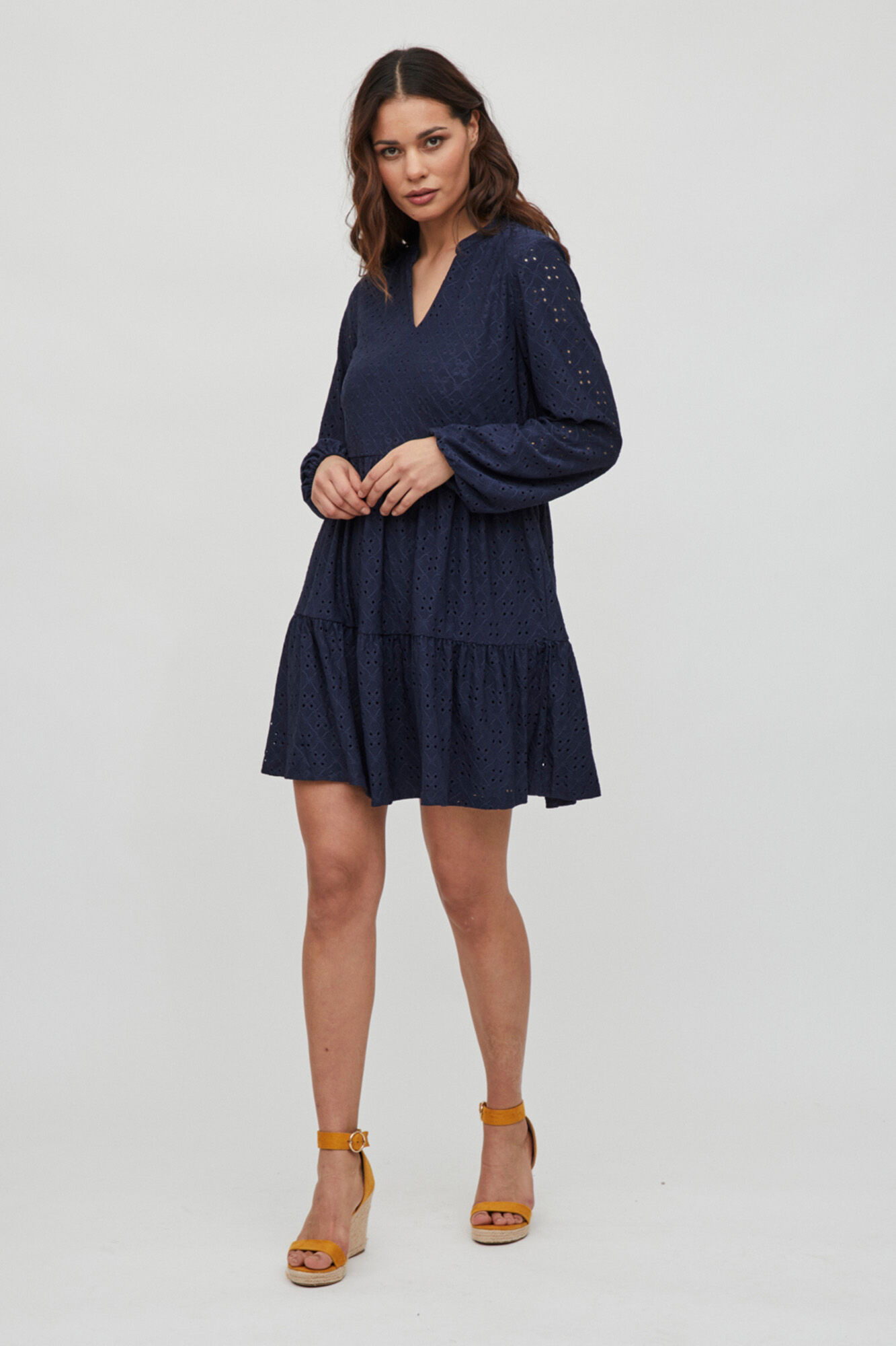 Vestido curto bordado - Azul marinho
