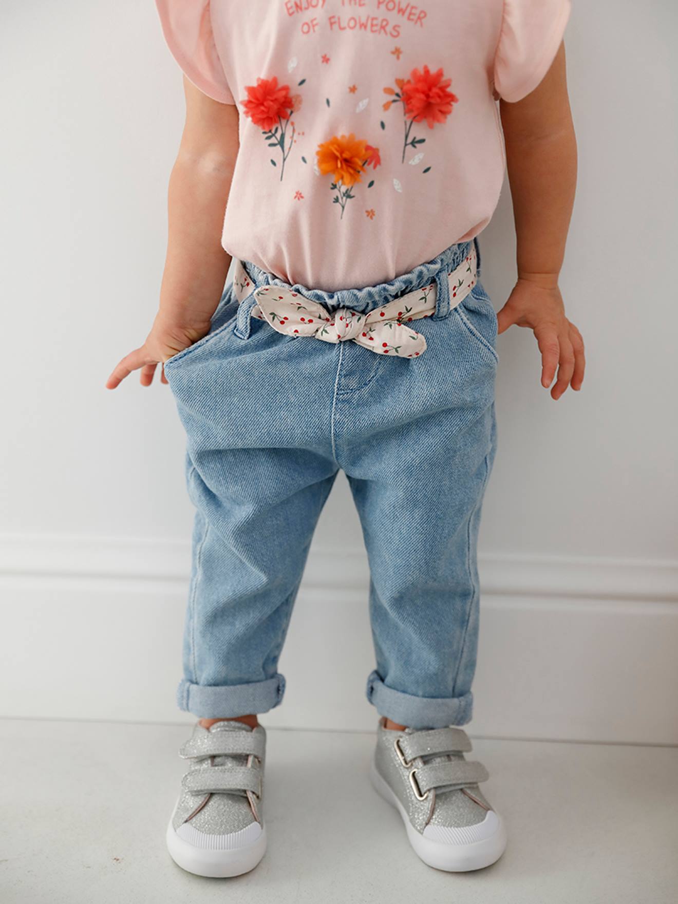 Calça jeans com cinto de tecido, para bebê, lavagem azul média