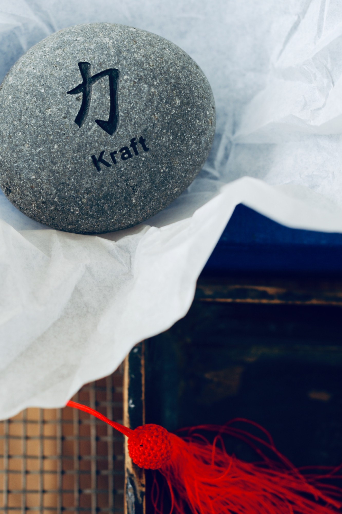 Flusskieselstein 'Kraft', grau, T 8 cm, B 8 cm von fischer's lagerhaus