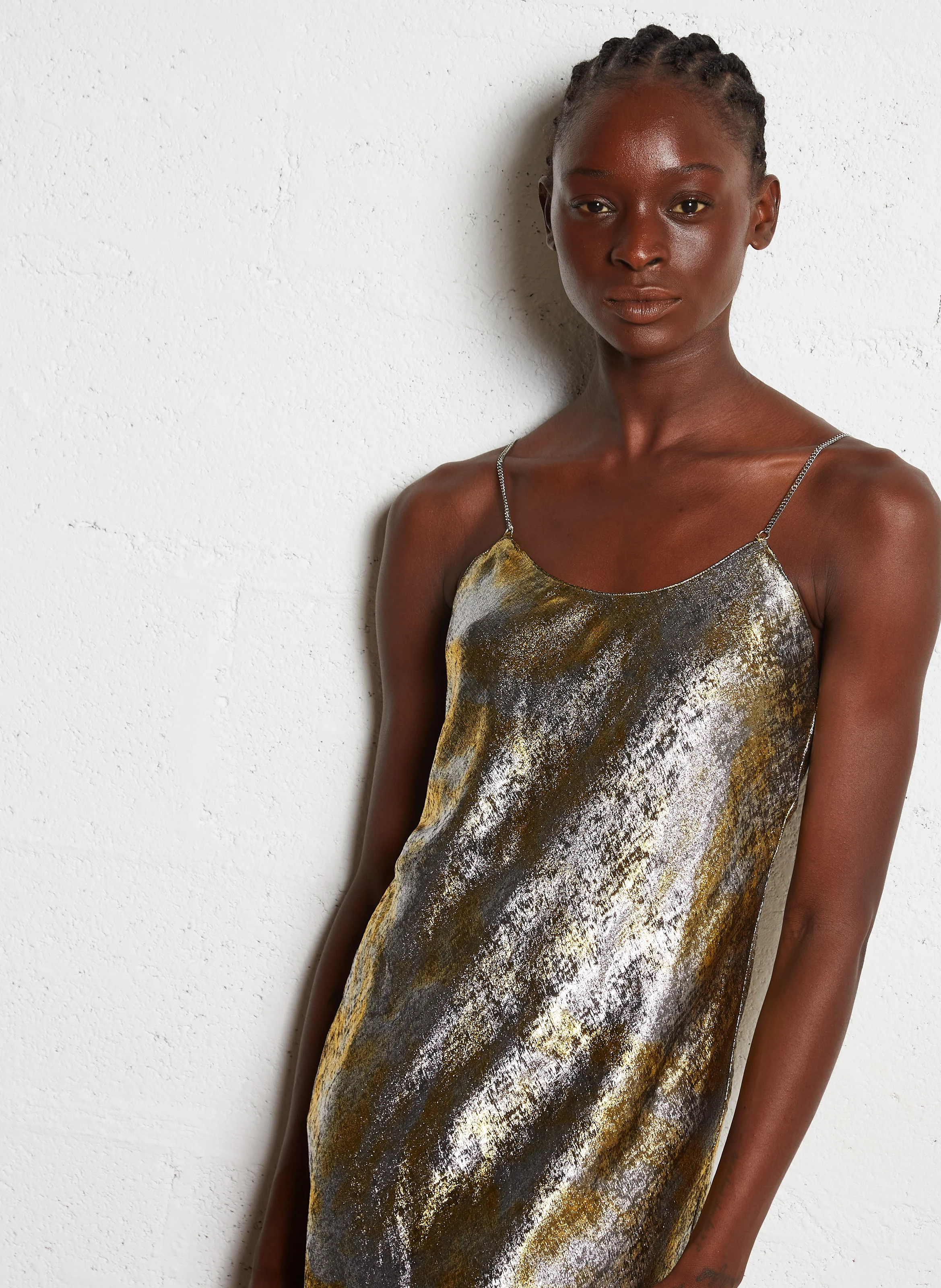 FLAVIA - Robe midi col rond métallisée | Doré