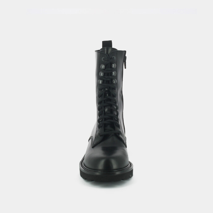 Boots à semelles crantées et lacets  en cuir noir