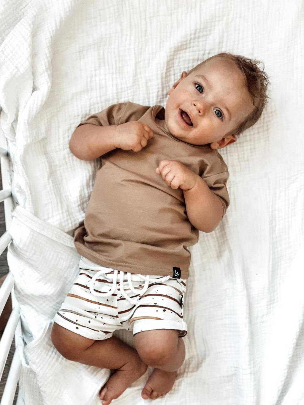 Babystyling baby sweatshort met all over print offwhite/bruin
