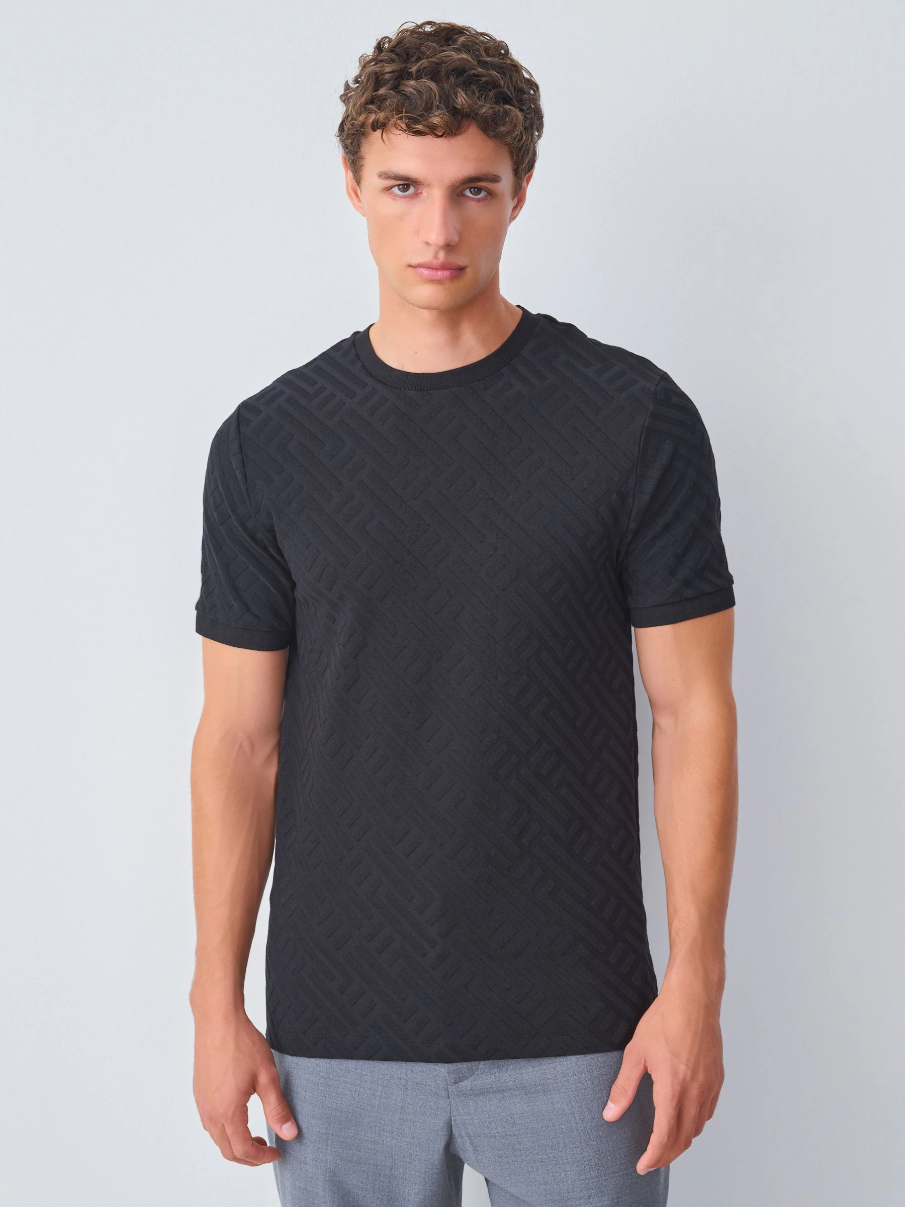 Zwart - Modieus T-shirt met textuur