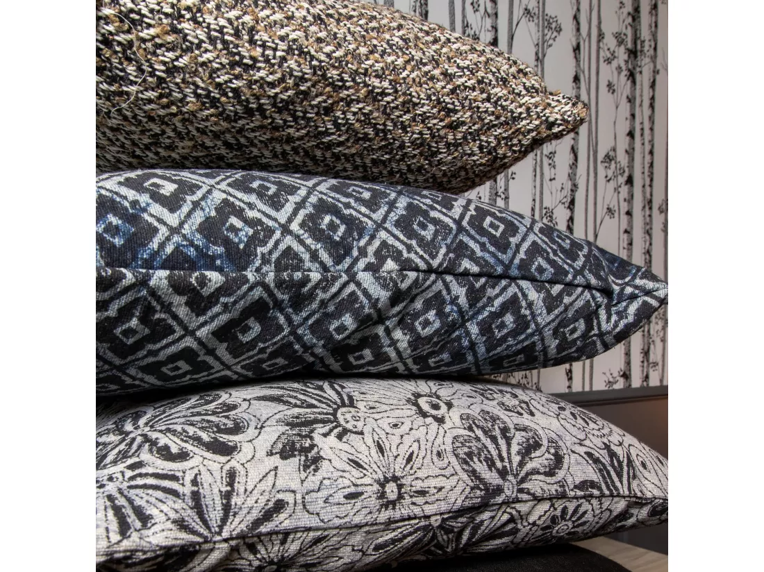 Now's Home - Coussin En Coton Imprime Bleu Et Noir 4 Pompons 45x45 Cm Wild