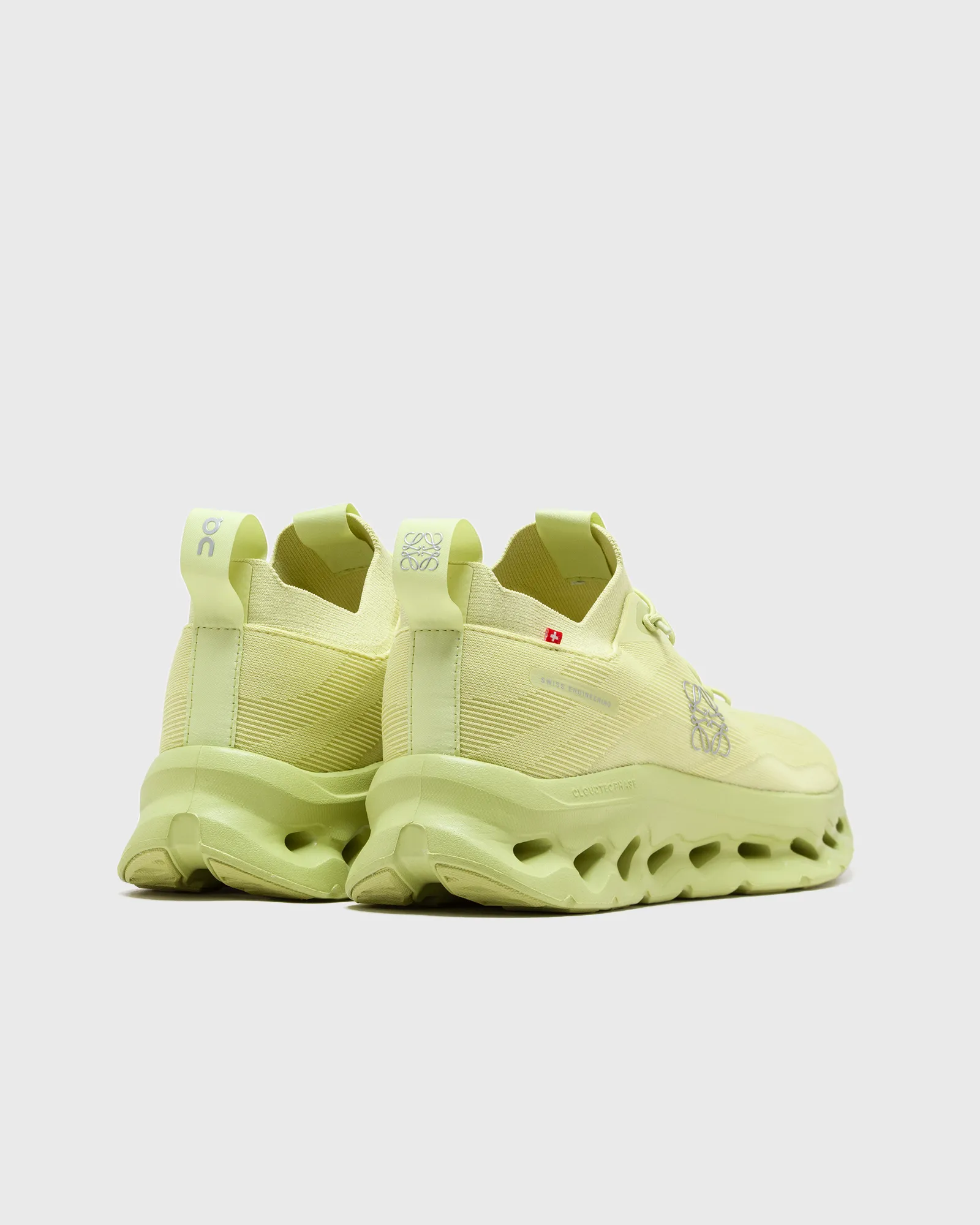ON X LOEWE WMNS CLOUDTILT
