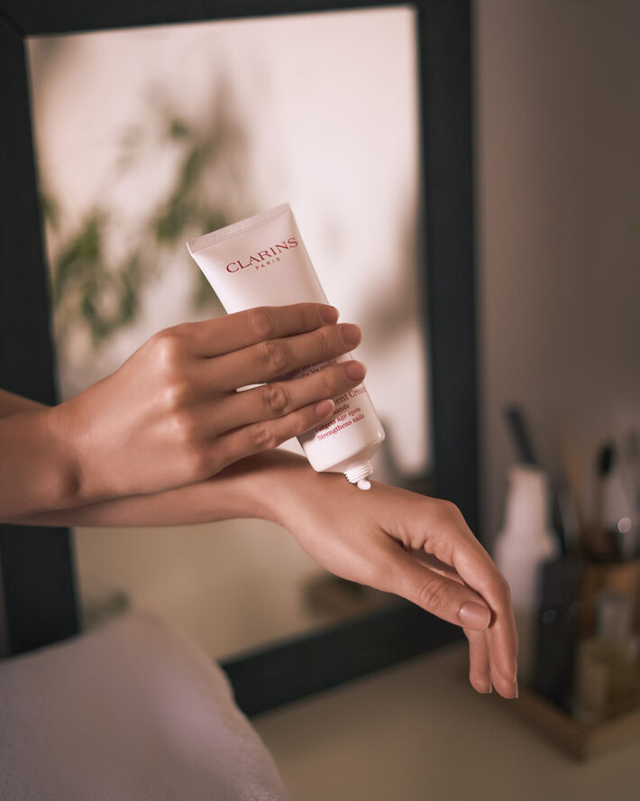 Clarins Hand and Nail Treatment Cream 100 ml.