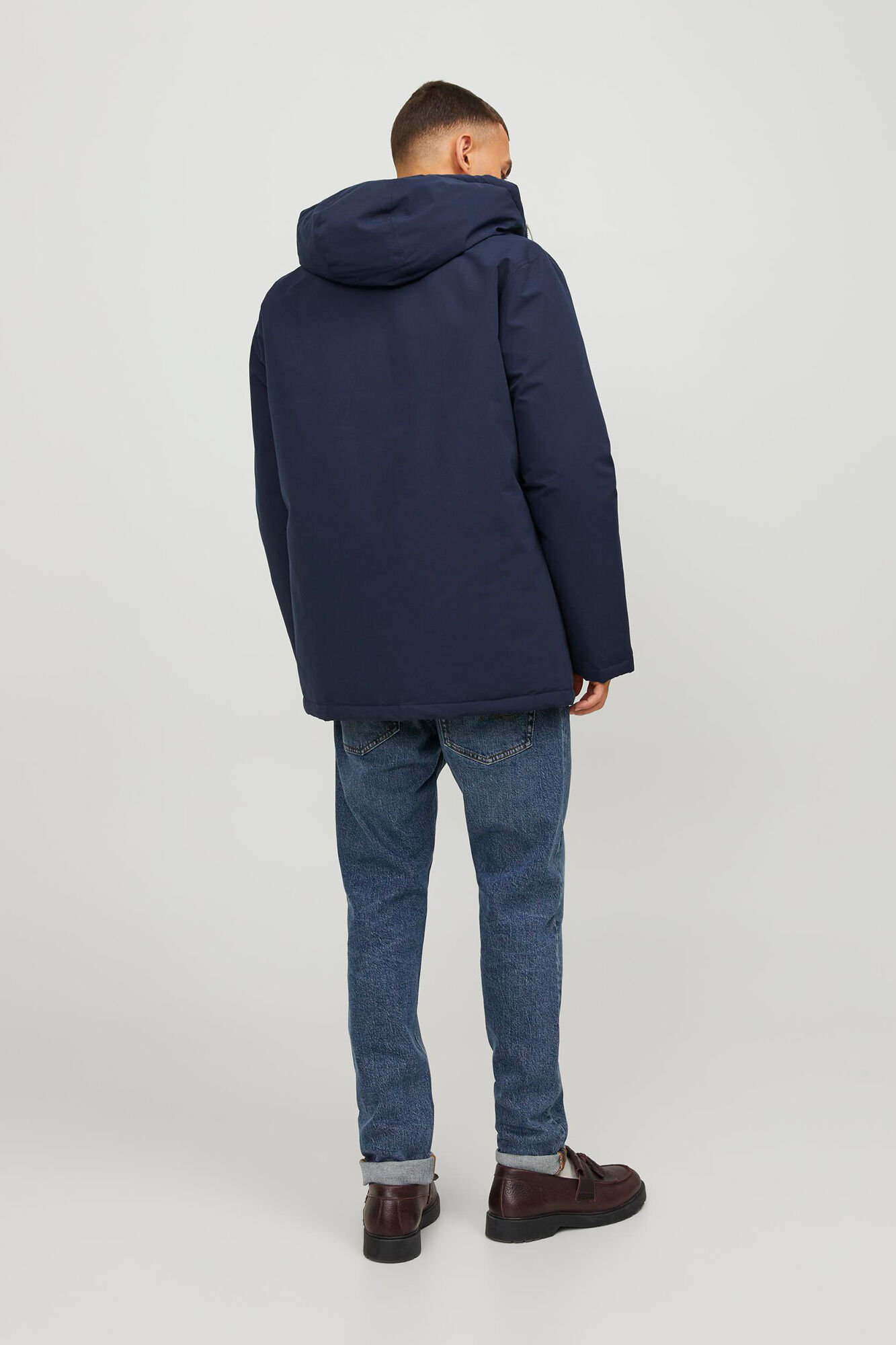 Parka com capuz ajustável