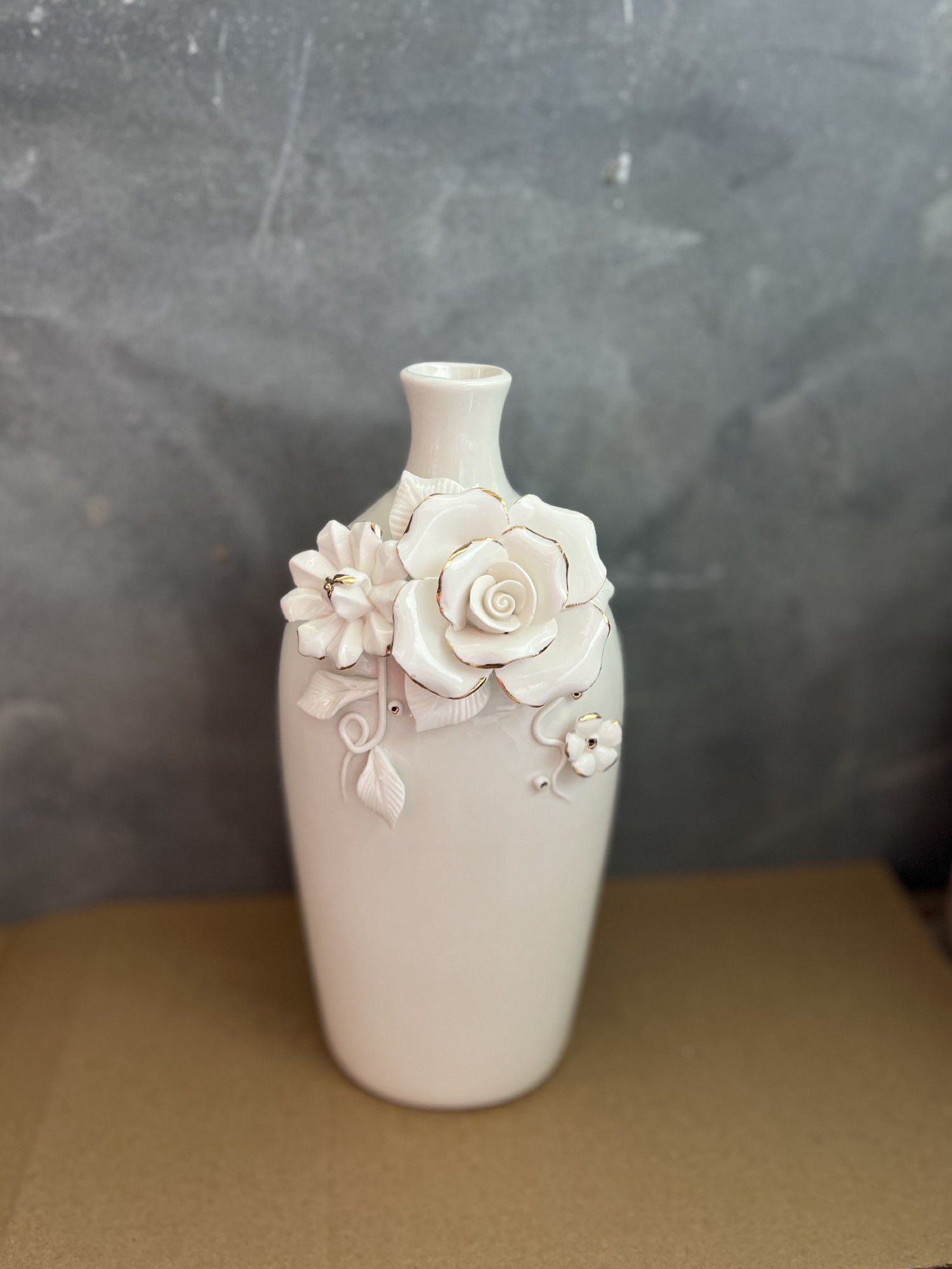 Porzellan-Vase 'Julienne', weiß, vergoldet, H 25 cm, B 11 cm, L 12 cm von fischer's lagerhaus
