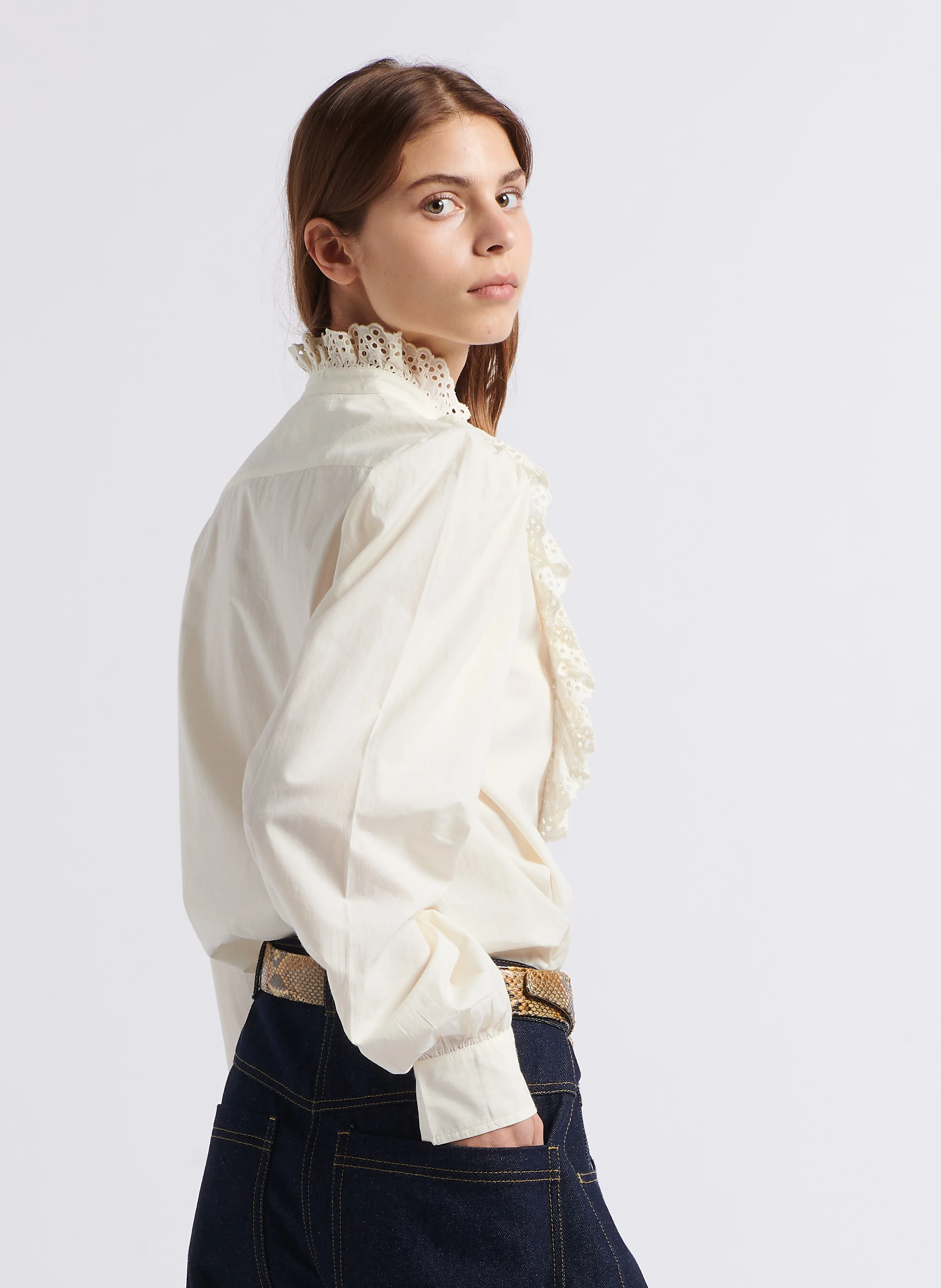 CHARLOTTE - Chemise à plastron volanté en coton | Beige
