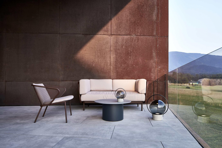Brokis Sfera tafellamp LED oplaadbaar small rookgrijs zwart naturel