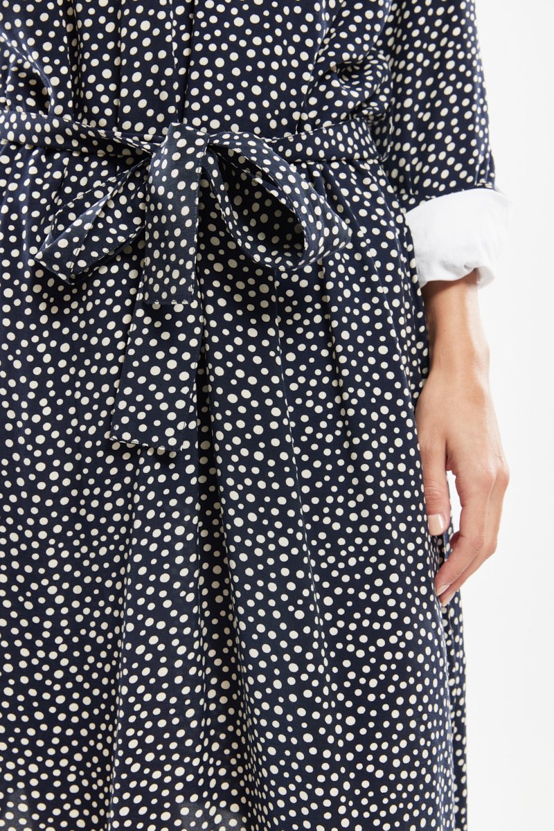 Robe ceinturée à pois - cupro
