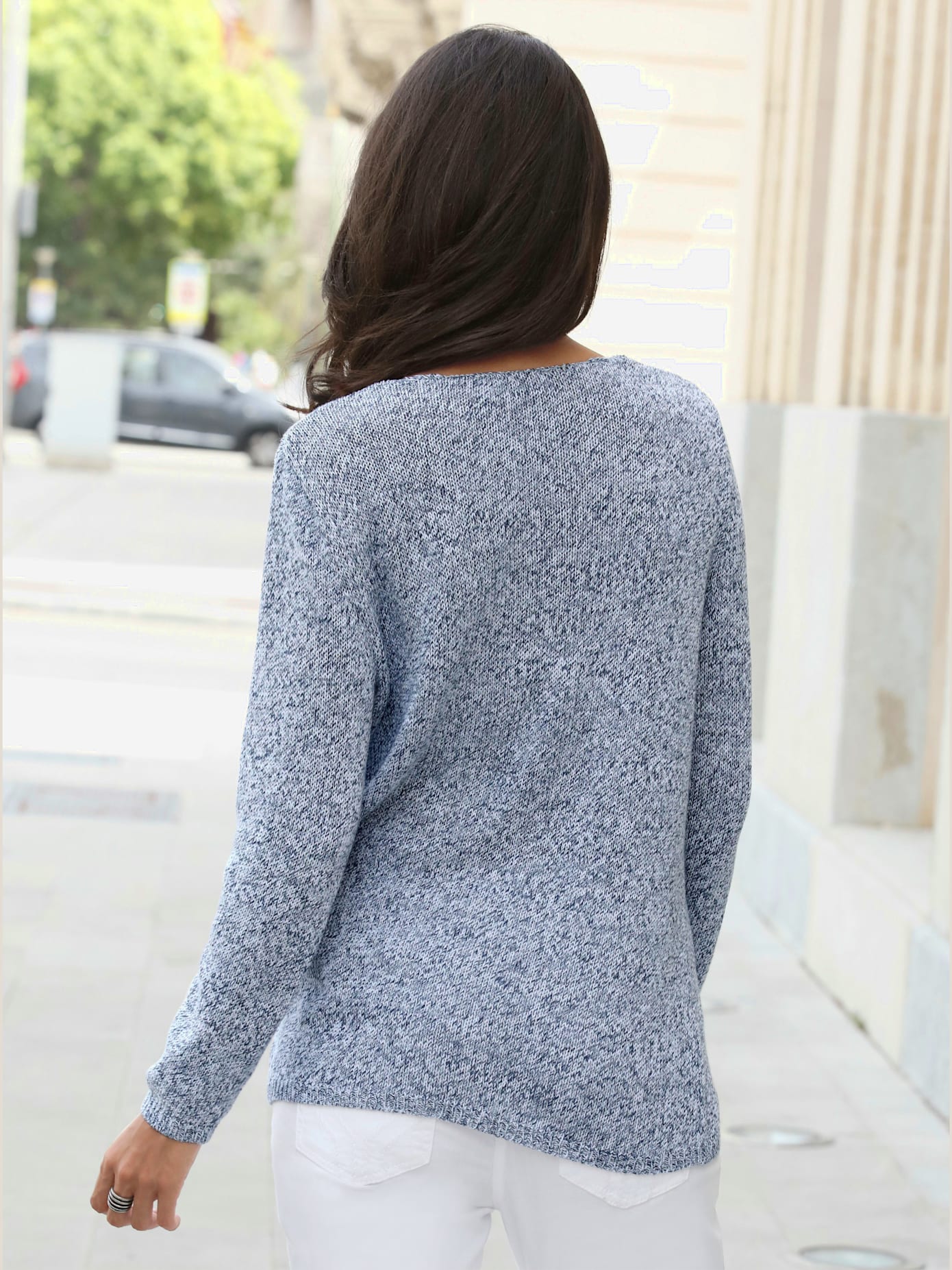 Pull femme à col en v et manches longues