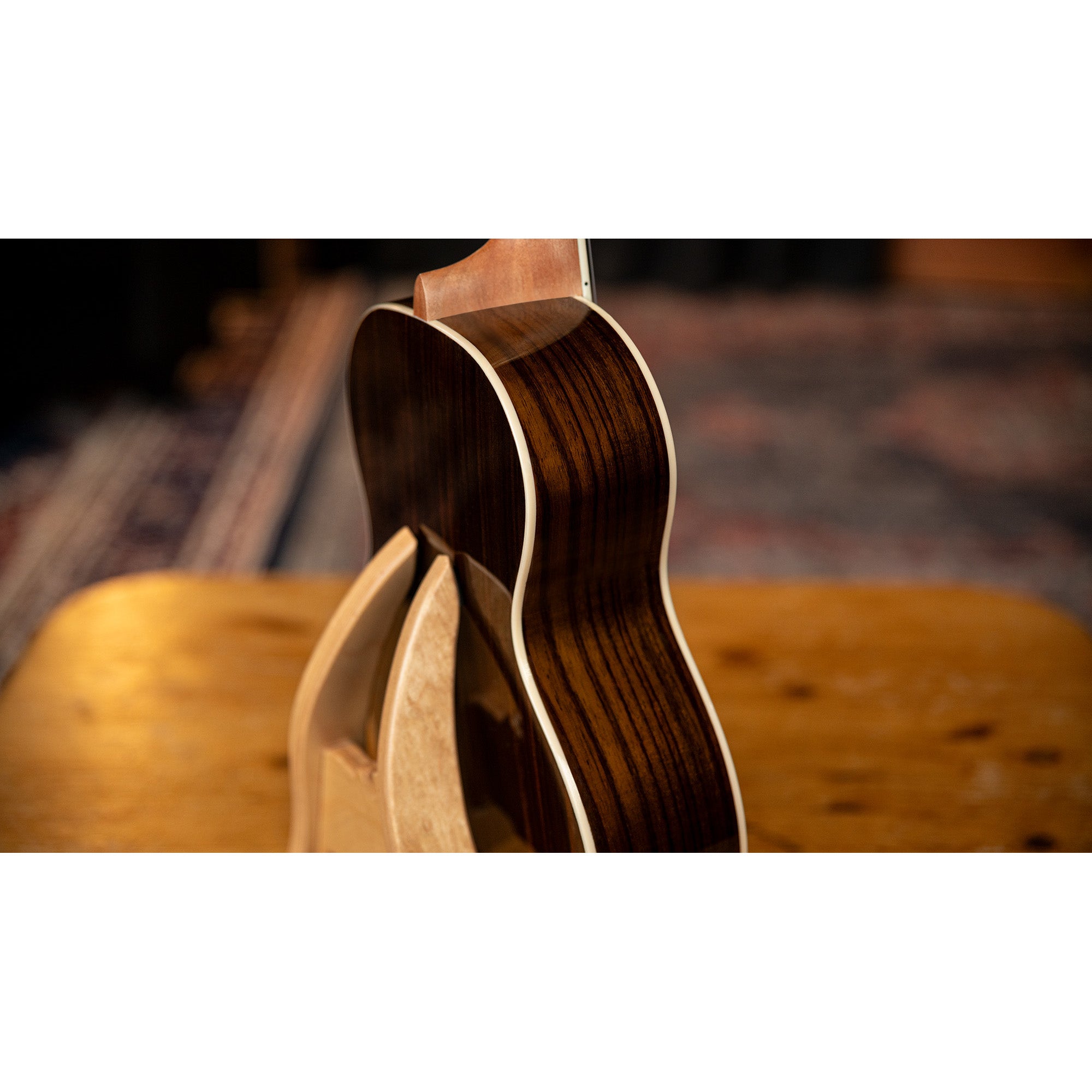 Ortega Ghost Series RUGH-PLT tenor ukelele met gigbag