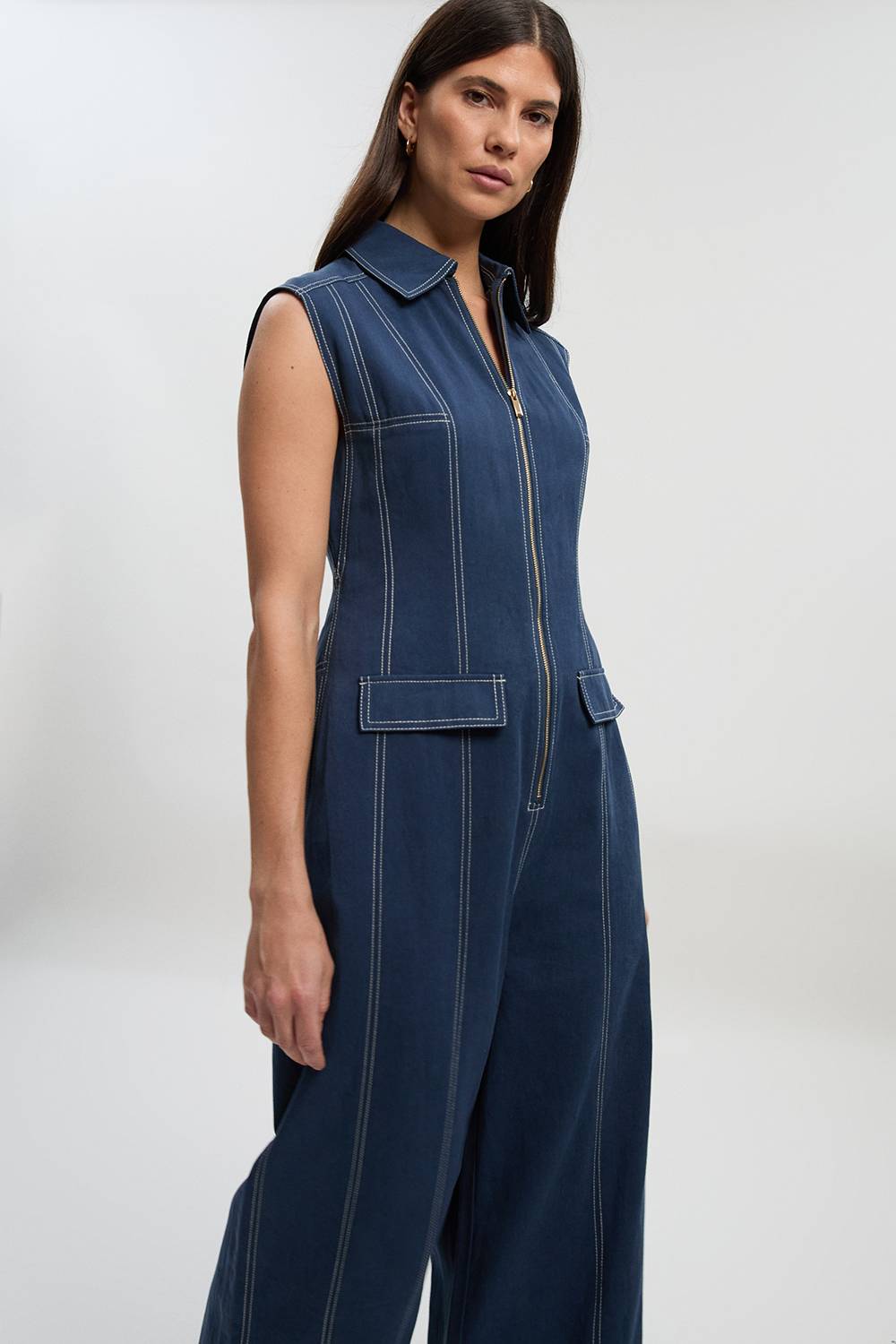 KarenMillen Combinaison Tissée en Coton Tencel avec Coutures Contrastées et Fermeture Éclair Devant