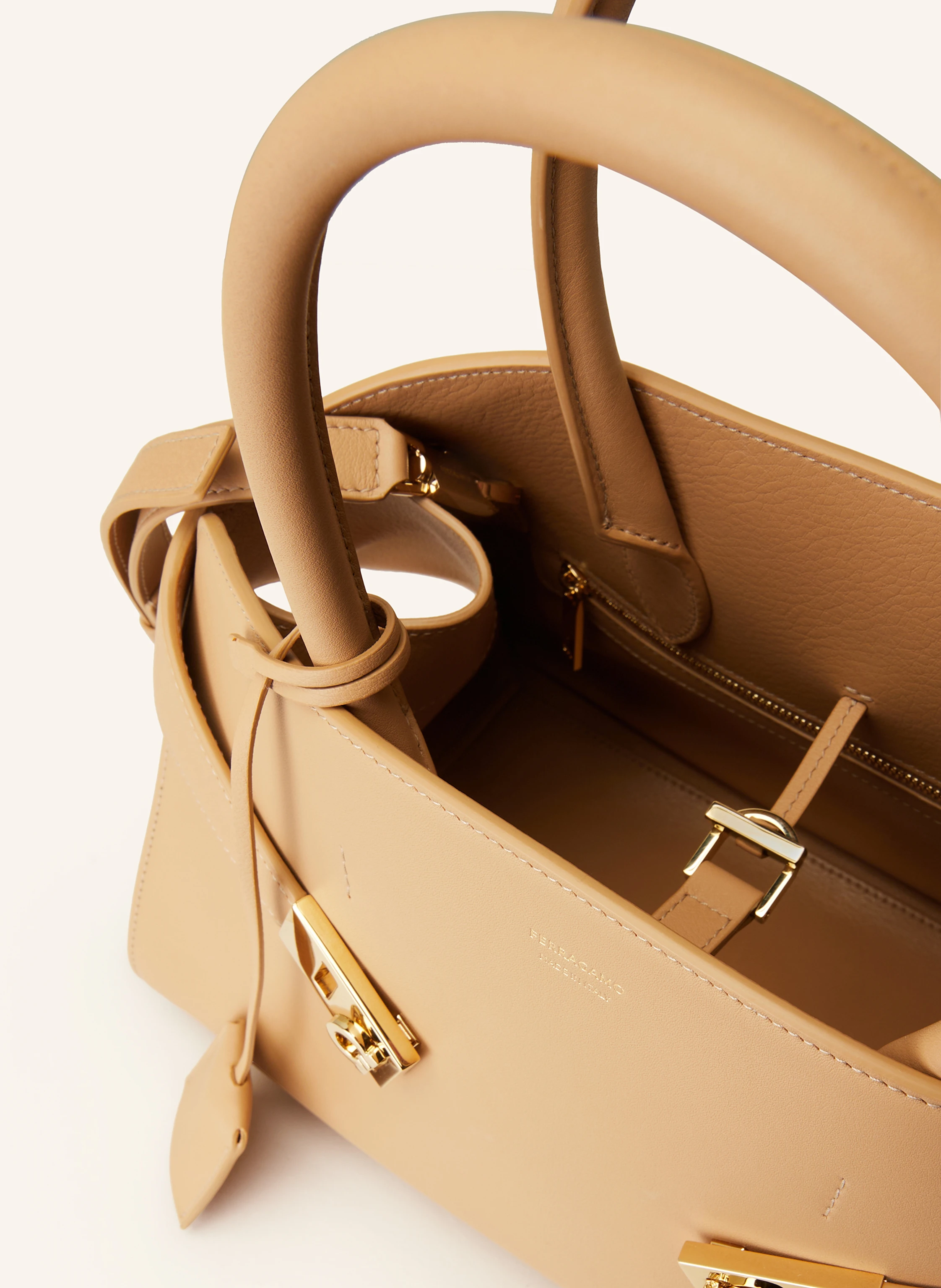 FERRAGAMO Handtasche HUG SMALL