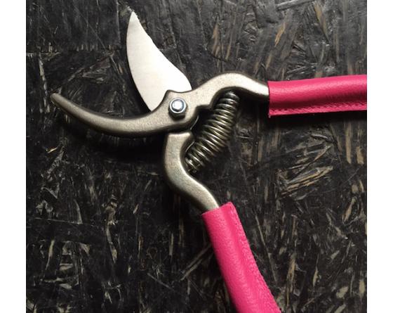 Sécateur de Jardin 18 cm - revêtement des branches en cuir FUSHIA