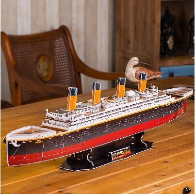 Revell 3D Puzzle - Rms Titanic Med Led - 266 Brikker - 87 CM