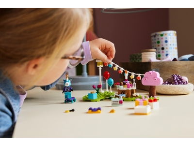 LEGO Julians verjaardagsfeestje (77046)