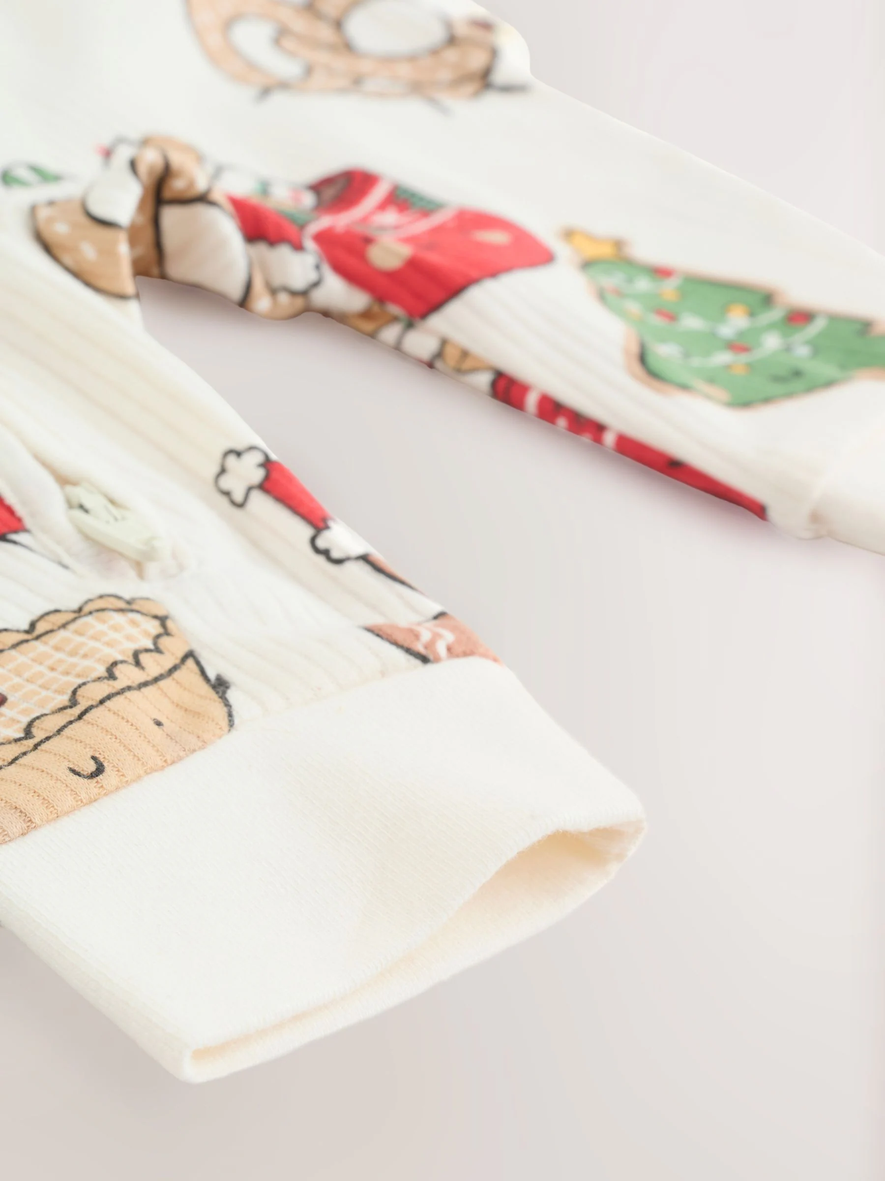 Multi - Kerstbabypyjama met figuurtjes (0mnd-3jr)