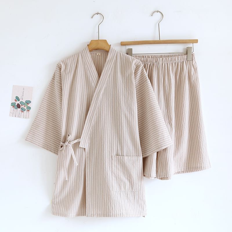 Finlies - Pyjamaset: gestreepte wikkeltop met korte mouwen + shorts