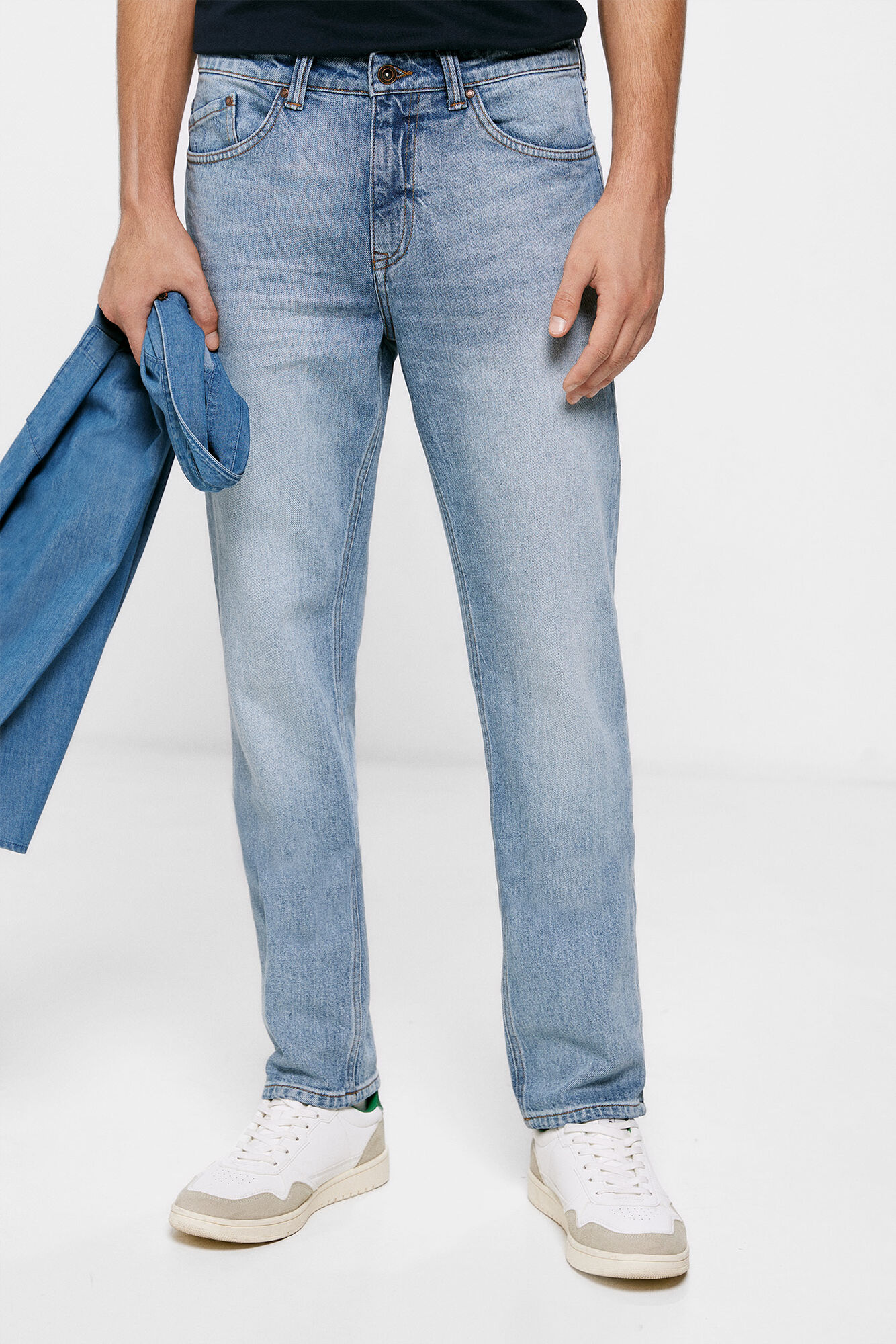 jeans de lavagem clara padrão