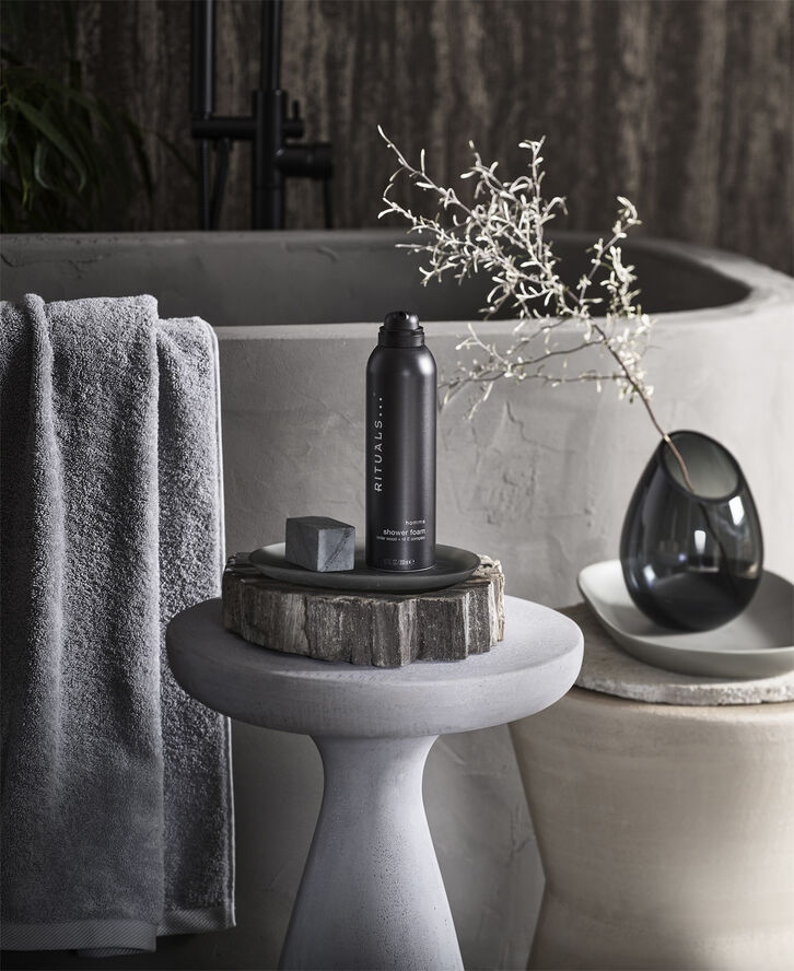 Rituals Homme shower foam