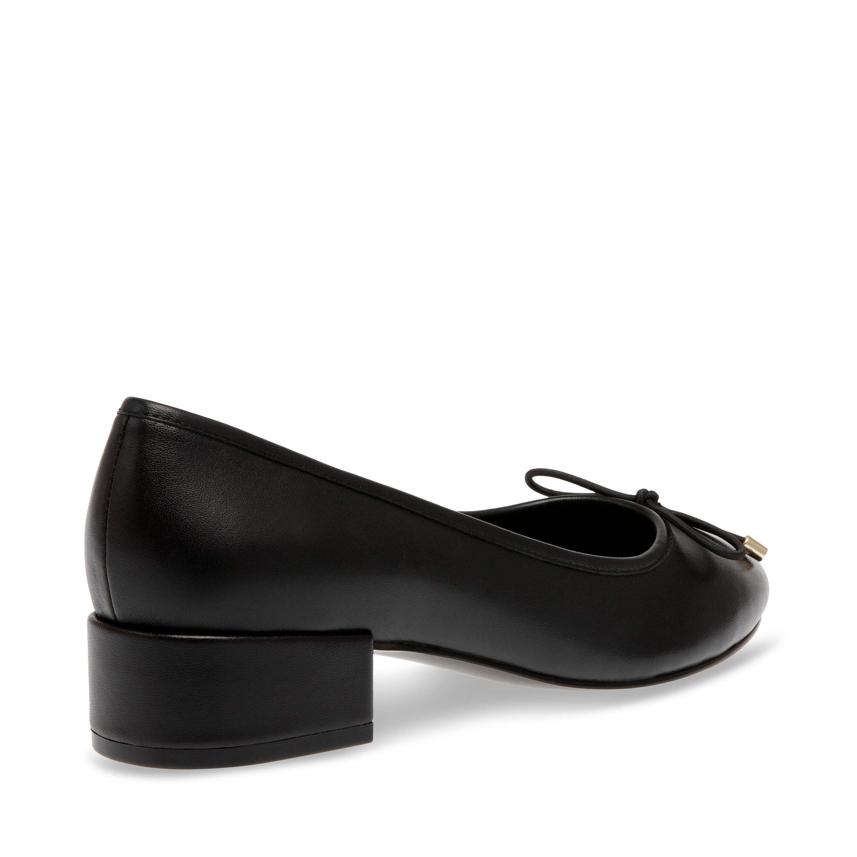 Steve Madden Cherish Flat Shoe