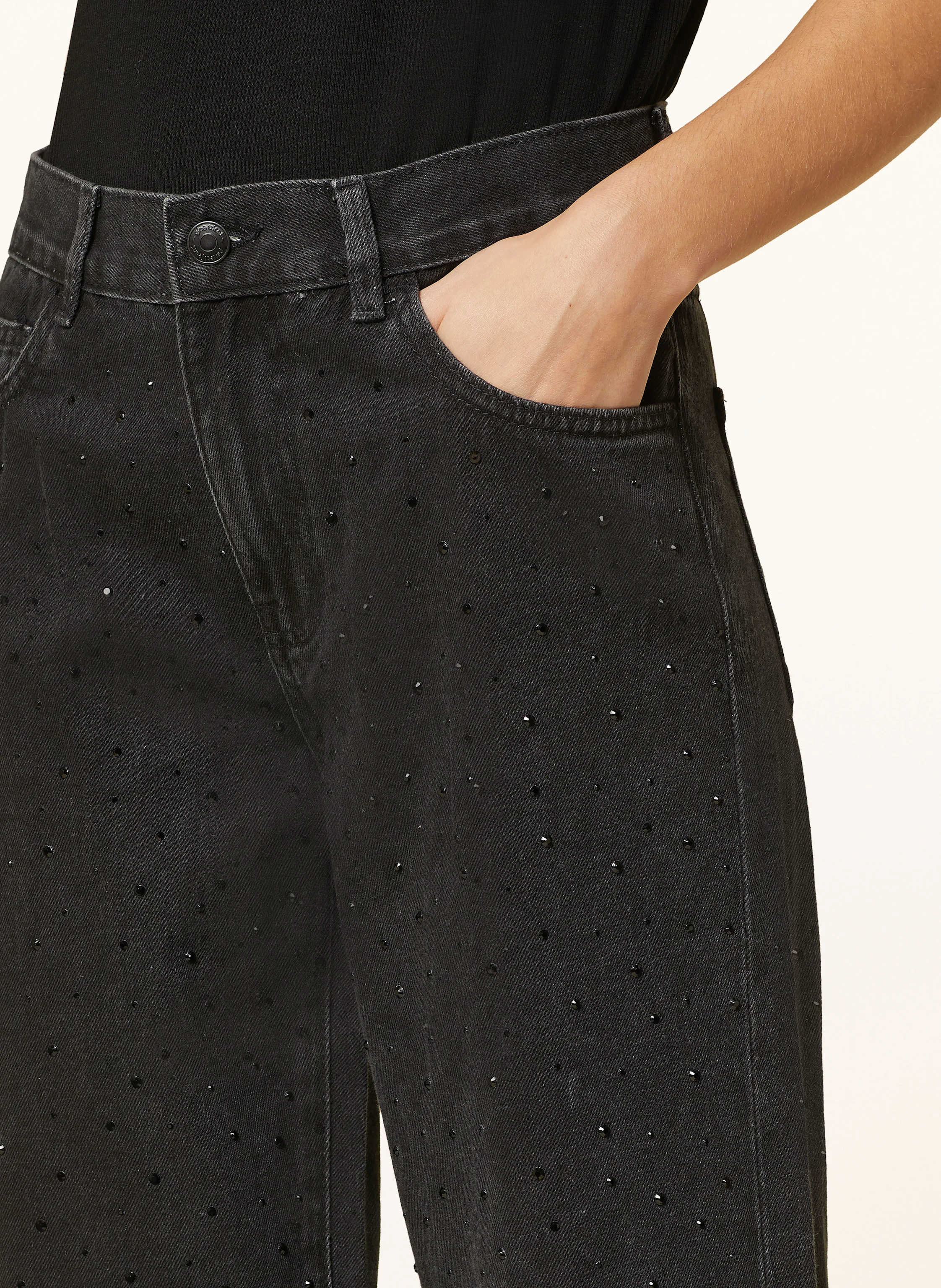 gina tricot Jeans mit Schmucksteinen