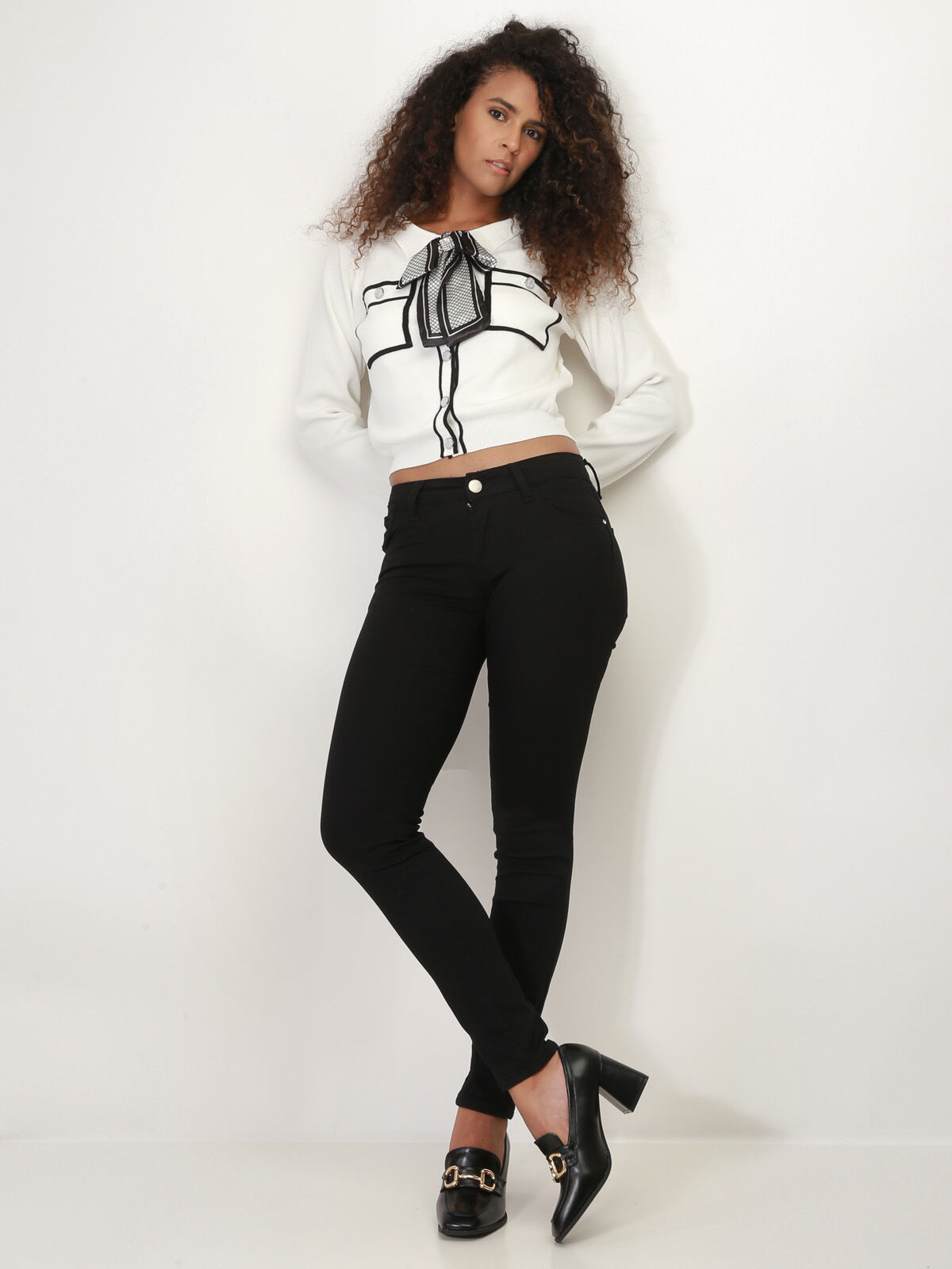 Cardigan à nœud et boutons nacrés- Blanc