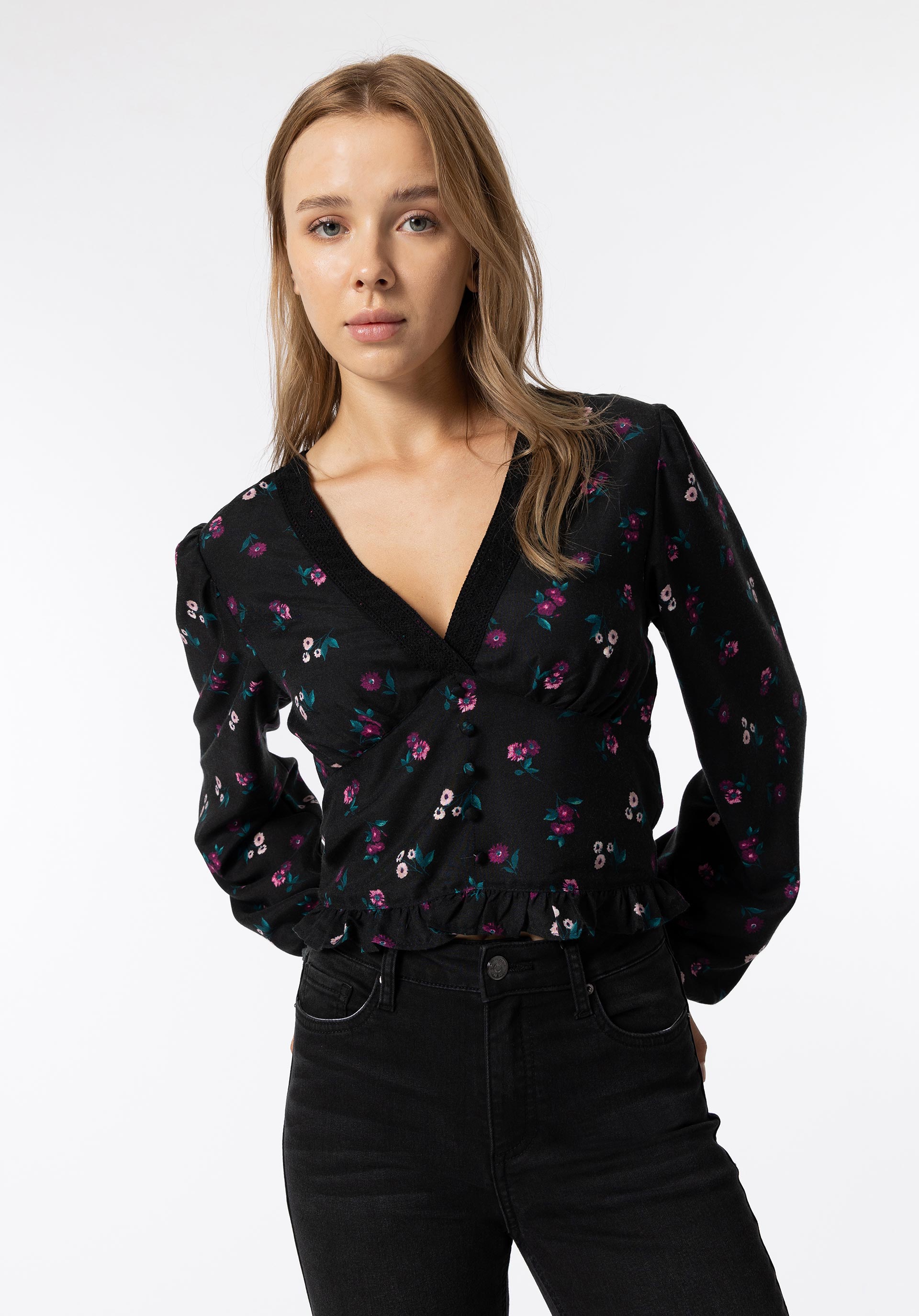 Blusa Estampado Floral com Botões Forrados